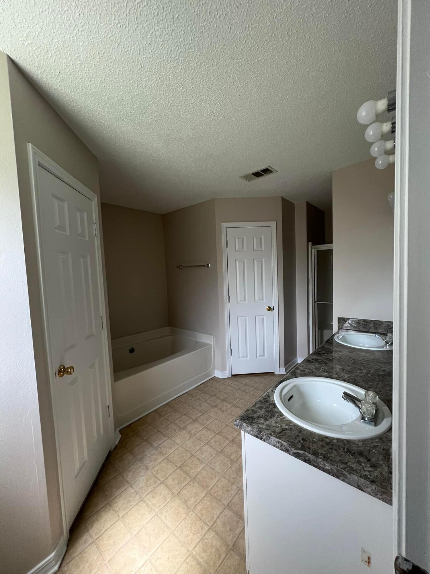 NORTHVIEW ESTATES 5TH ADDN - Residential Lease