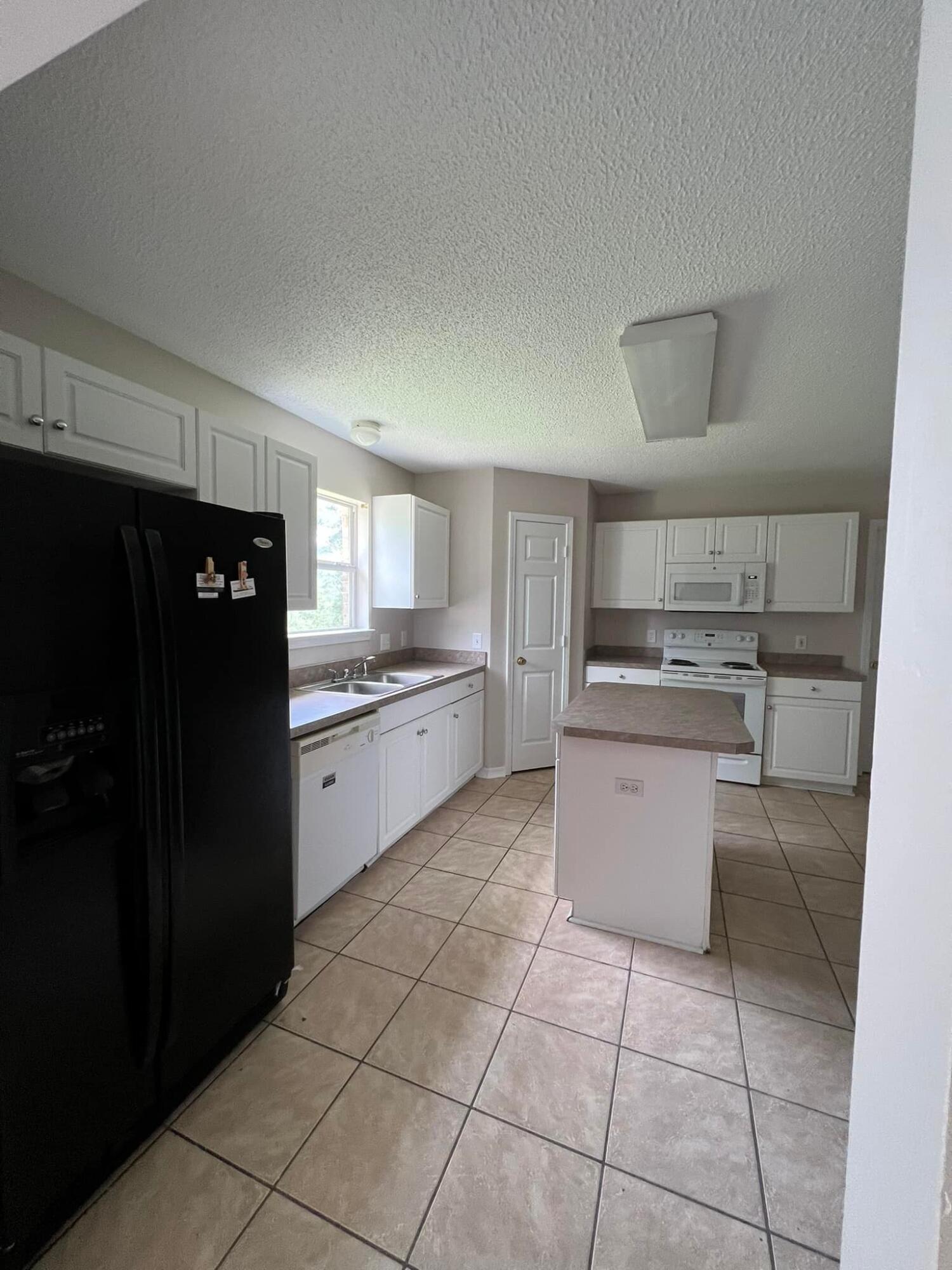 NORTHVIEW ESTATES 5TH ADDN - Residential Lease