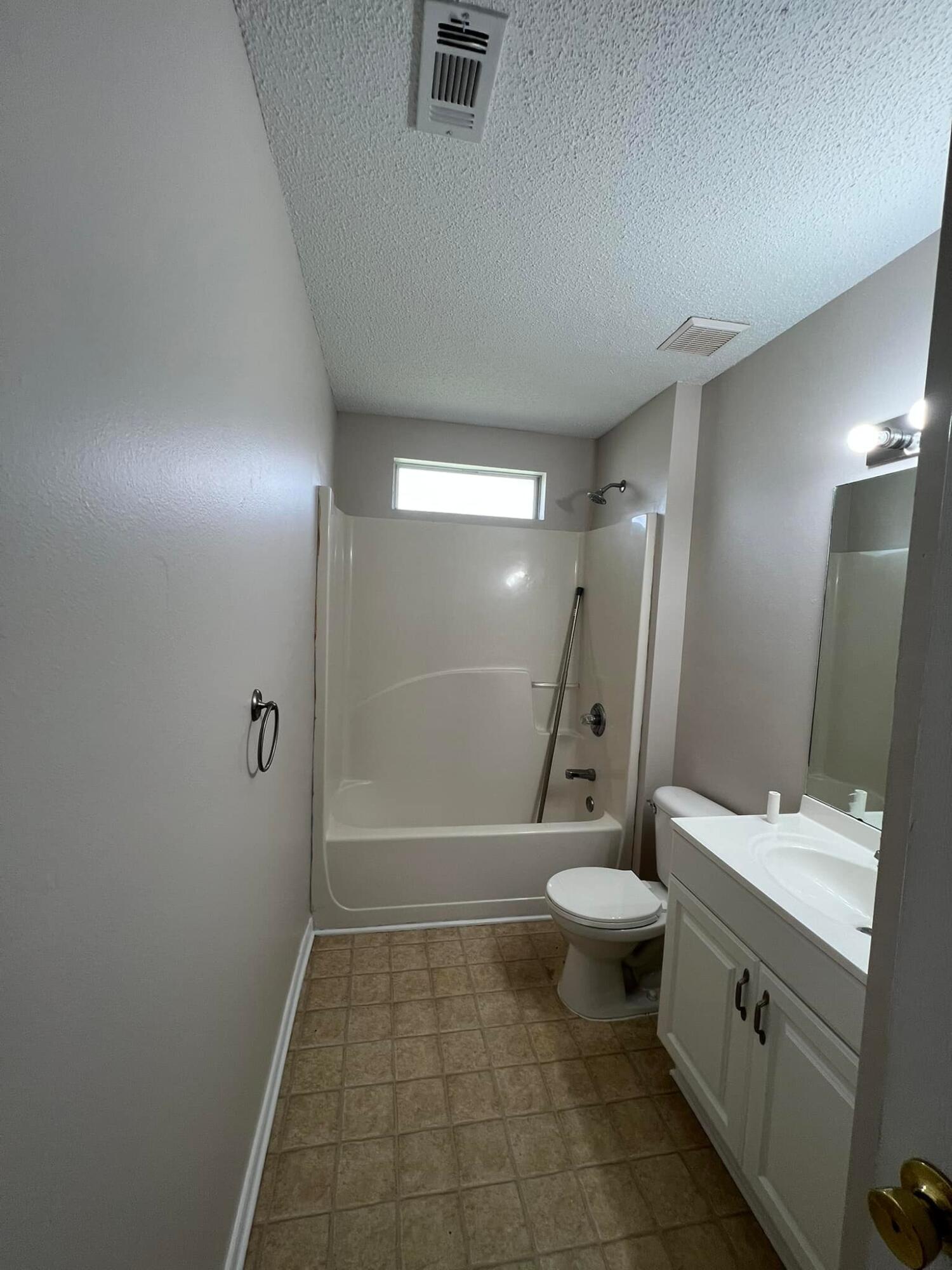 NORTHVIEW ESTATES 5TH ADDN - Residential Lease