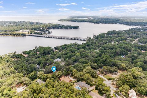 2601 Edgewater Drive Niceville FL 32578