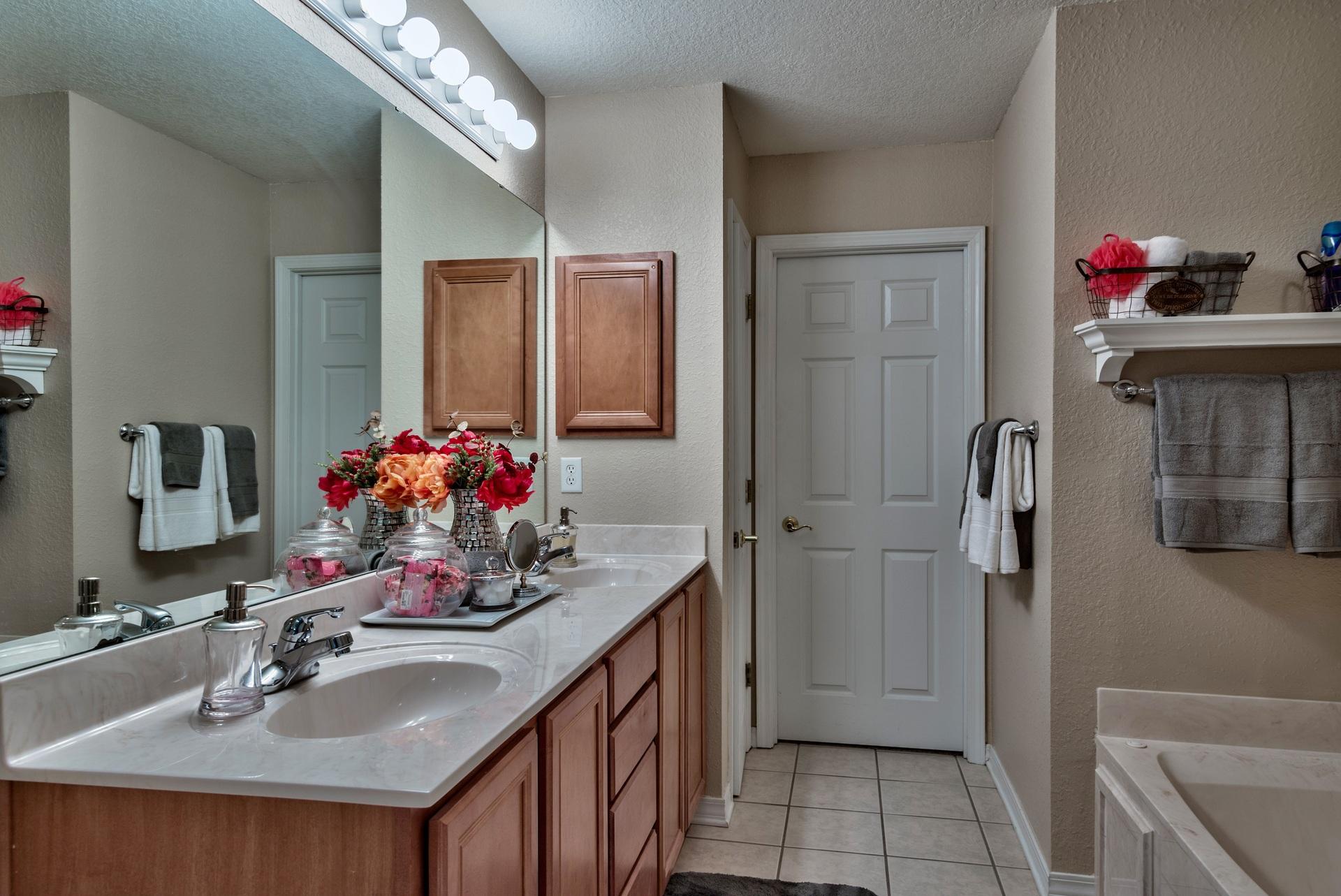 EMERALD LAKES PH 3 - Residential