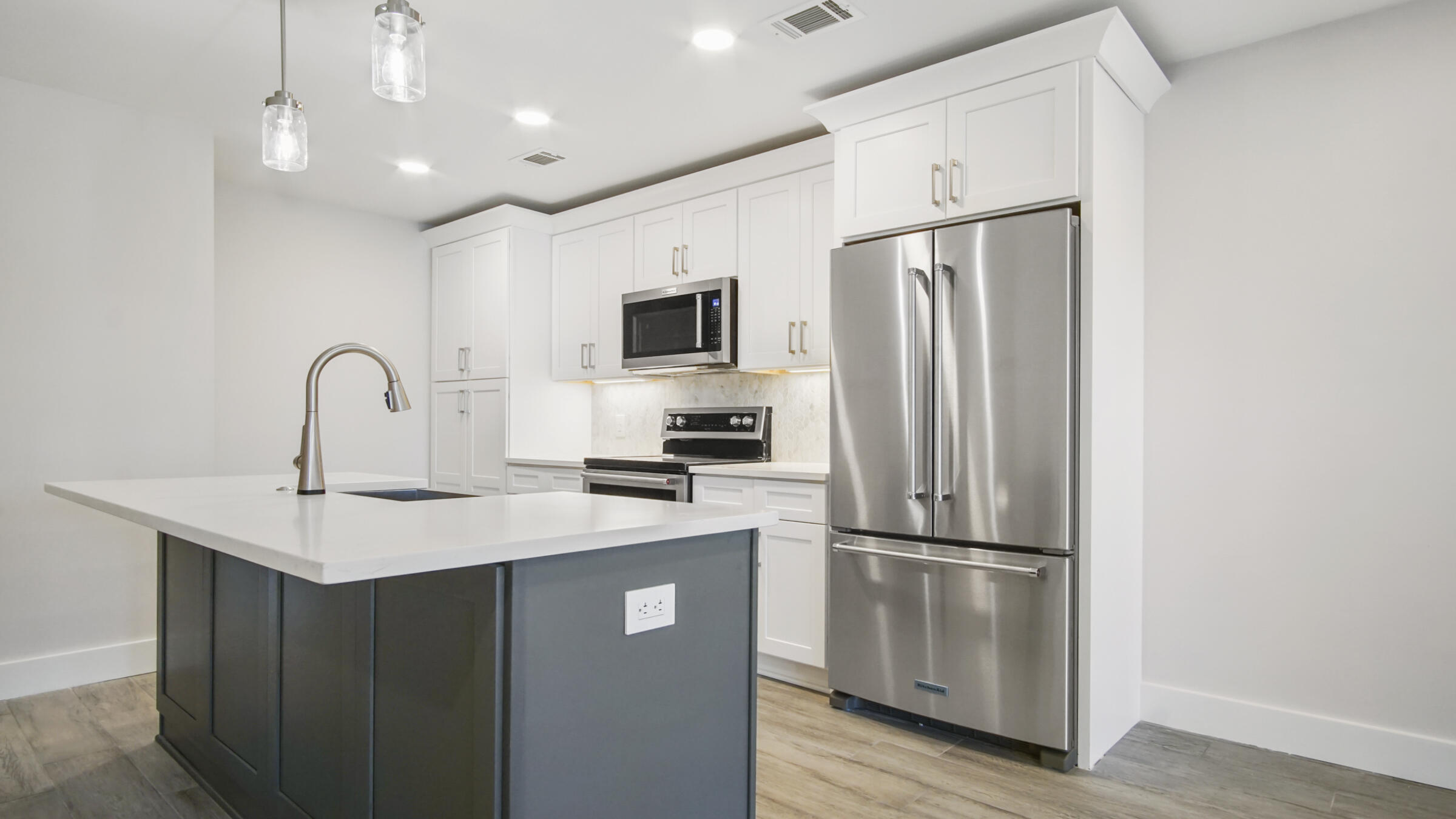 SEASCAPE CONDO PH 7 - Residential