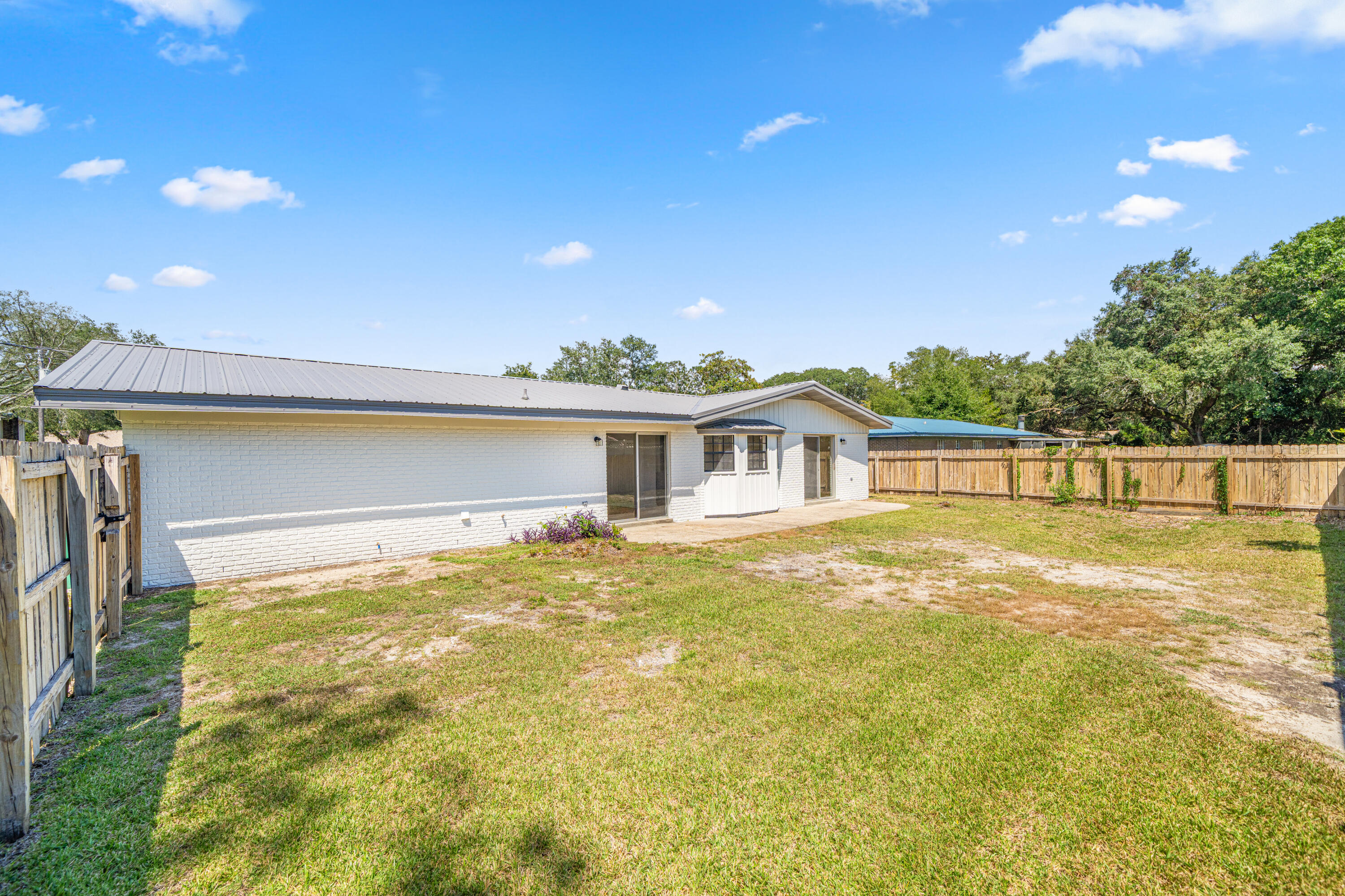 CREEKSIDE - Residential