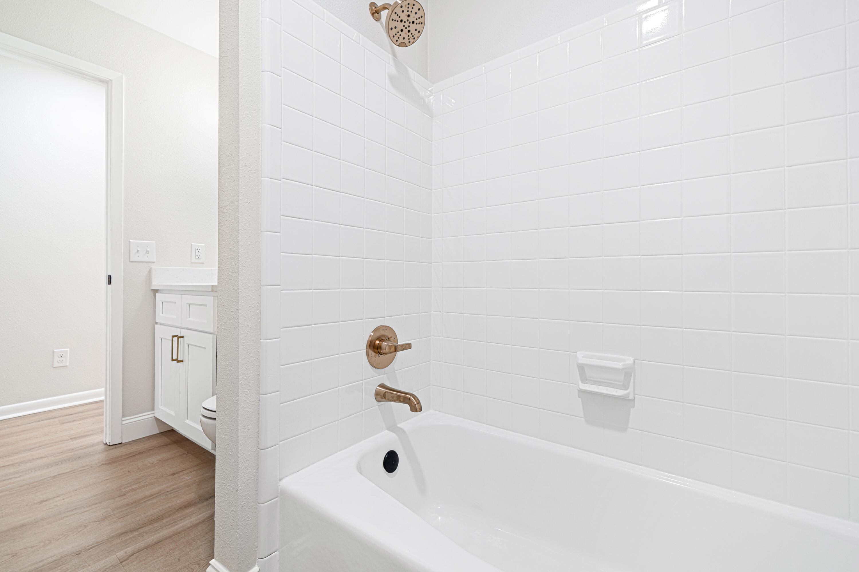 CREEKSIDE - Residential