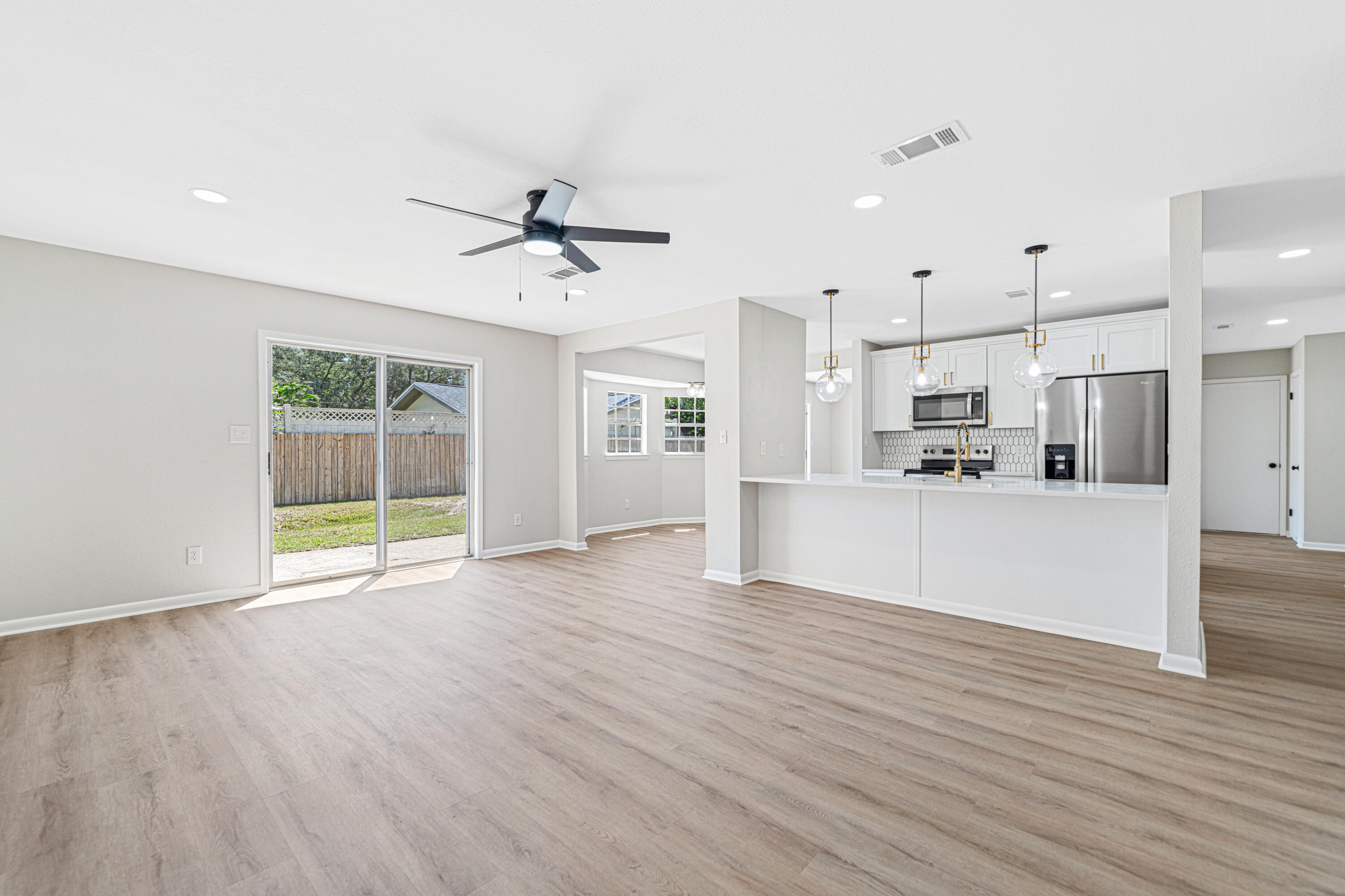 CREEKSIDE - Residential