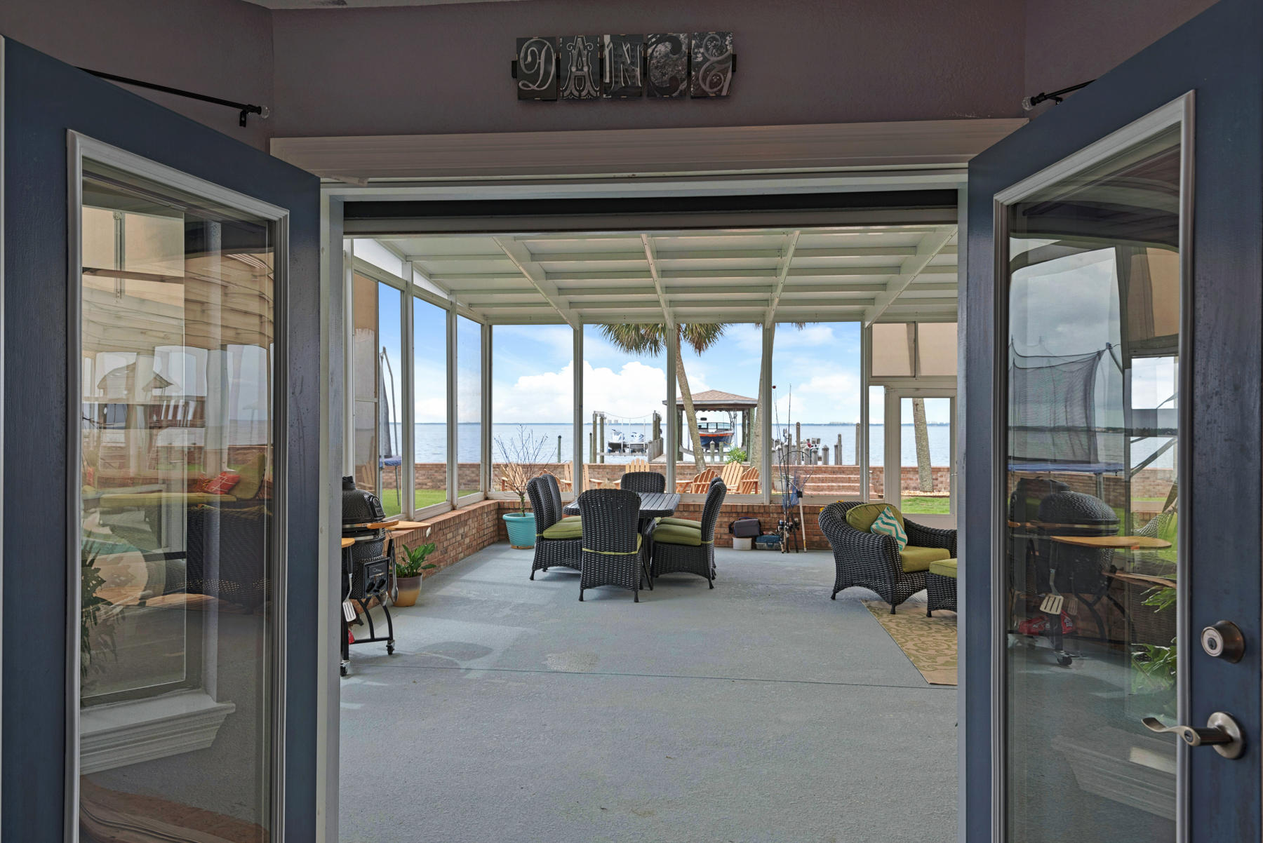 DOLPHIN POINT ESTATES - Residential