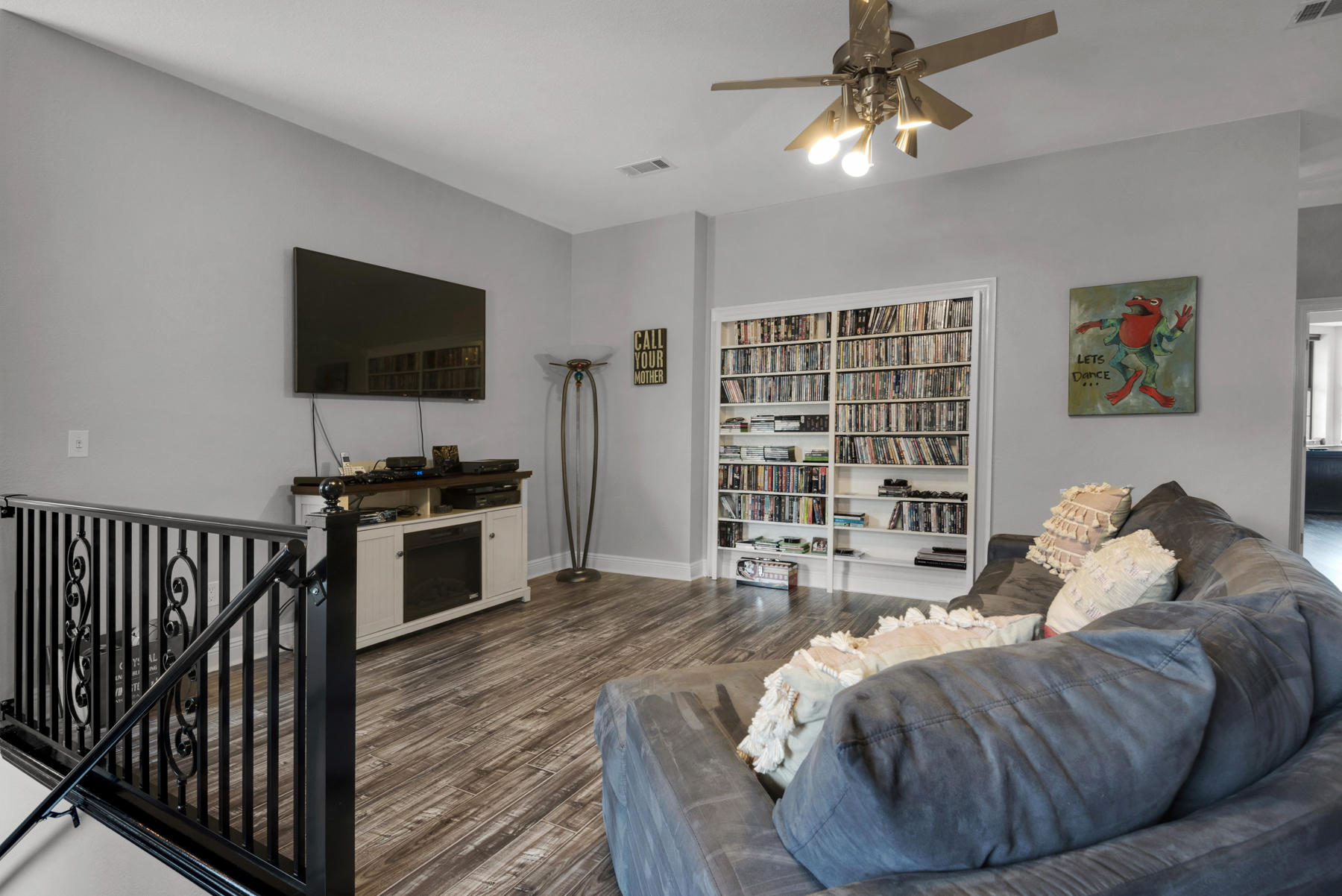 DOLPHIN POINT ESTATES - Residential