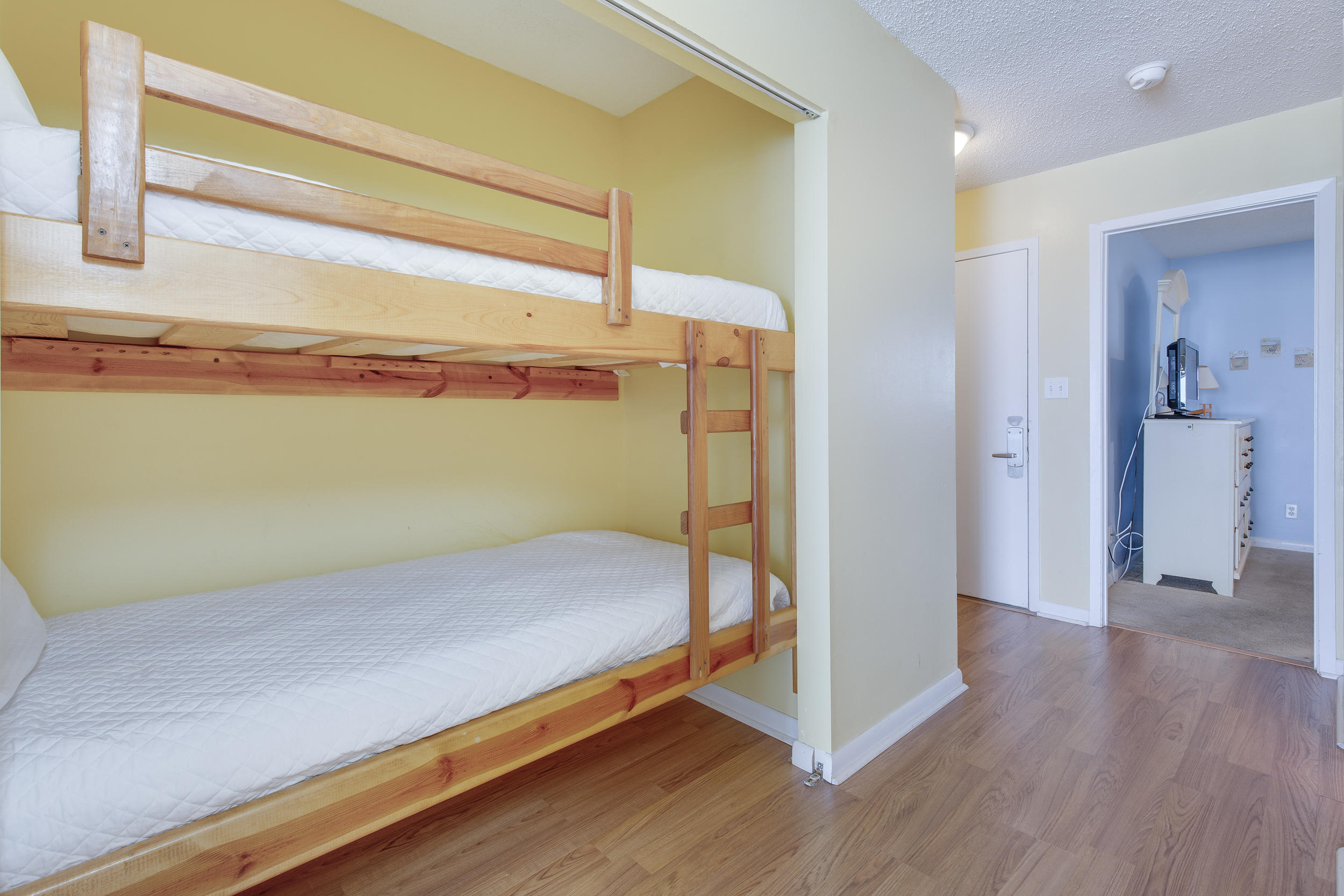 BLUE MOUNTAIN VILLAS CONDO - Residential