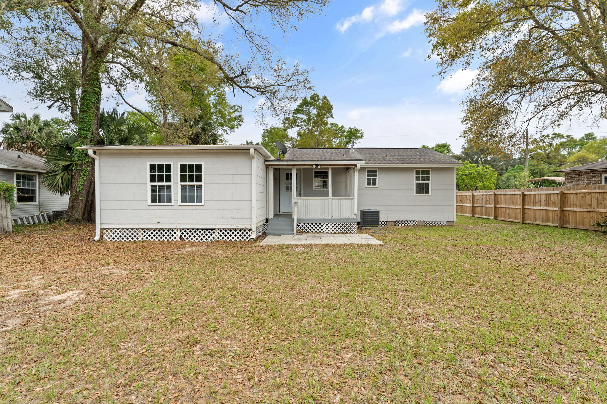 LAKEWOOD - Residential