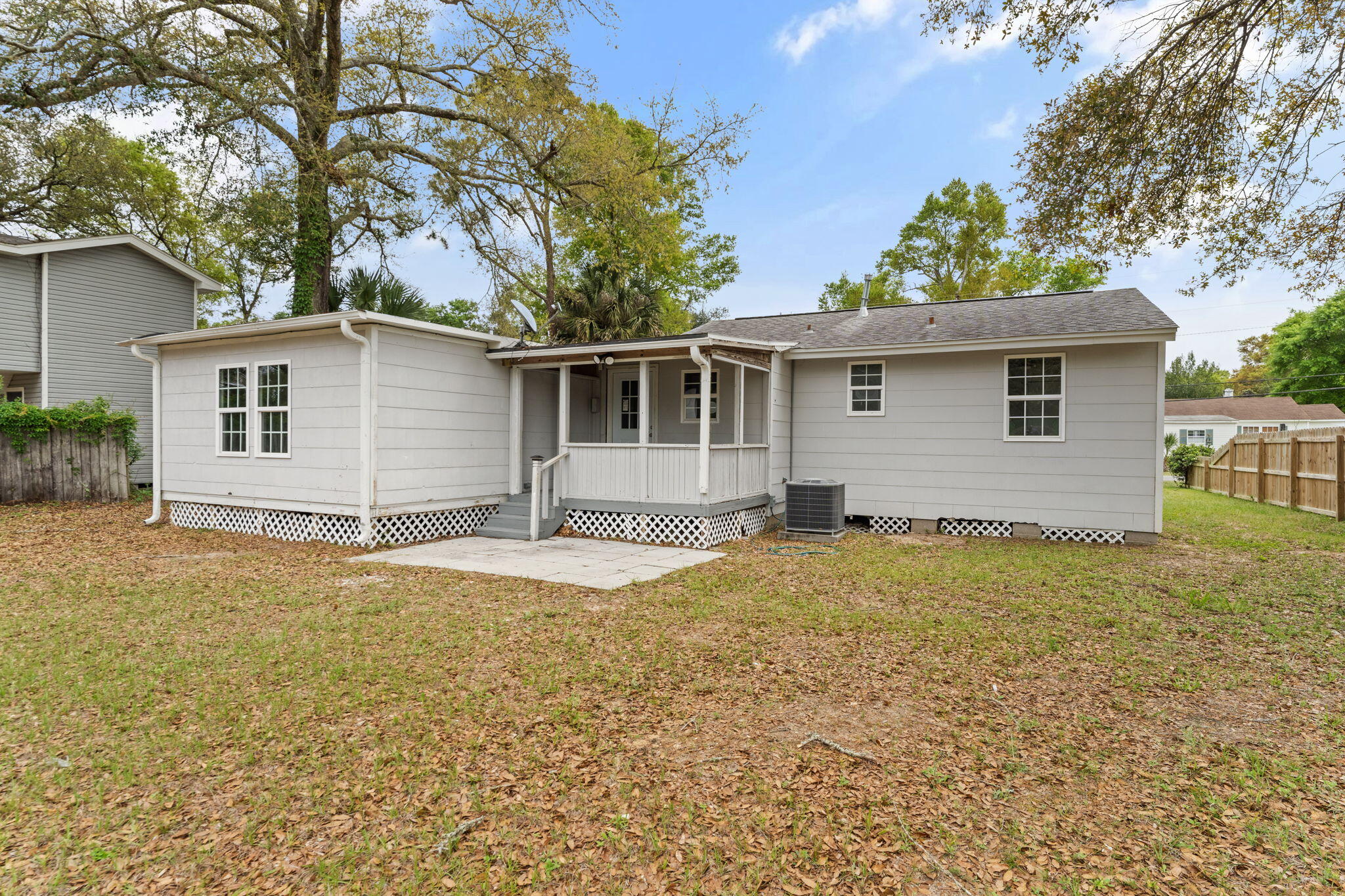 LAKEWOOD - Residential