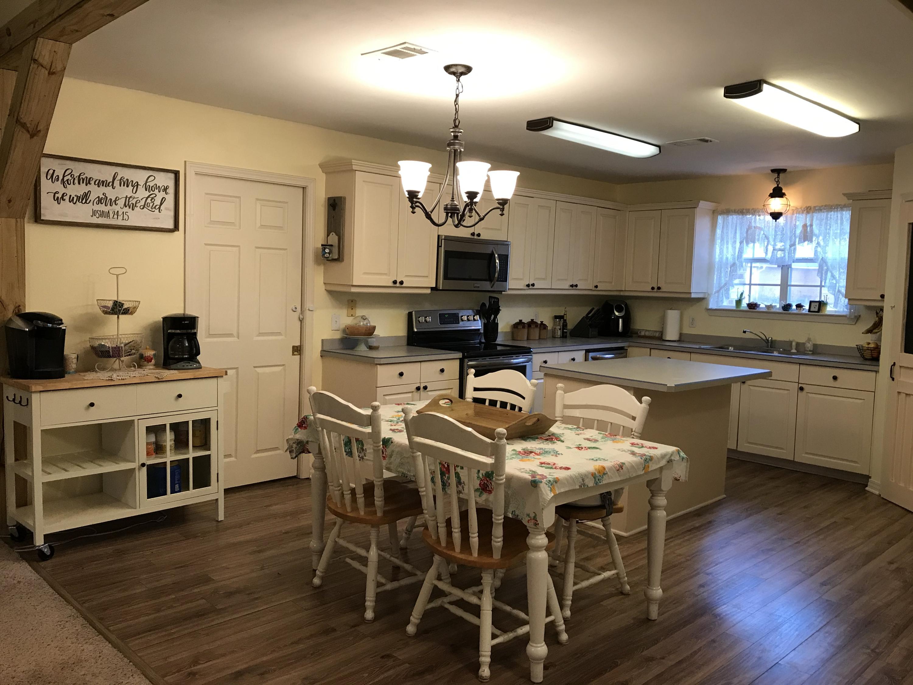 COUNTRY BREEZE ESTATES - Residential