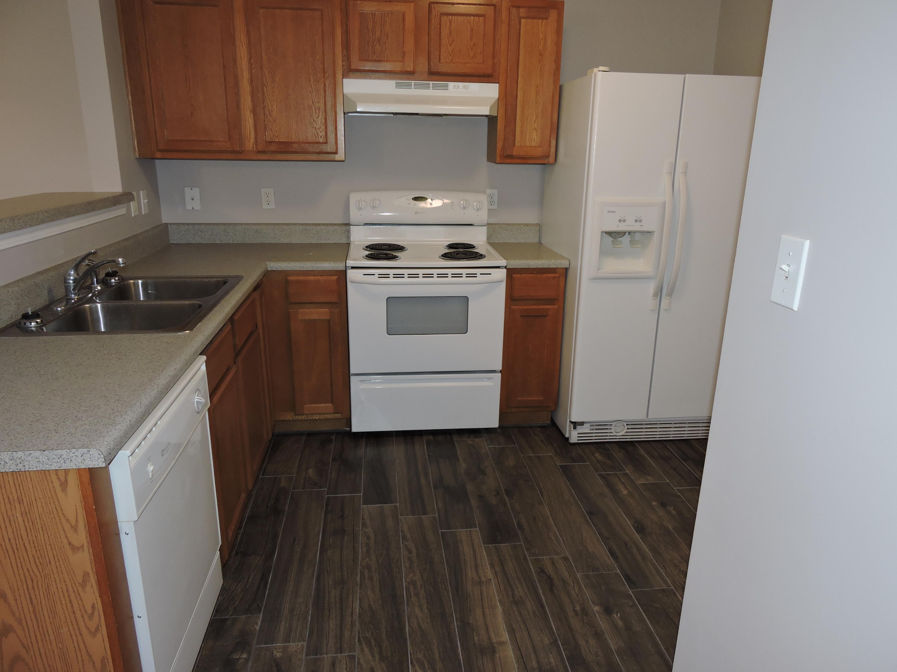 ROLLING PINES - Residential Lease