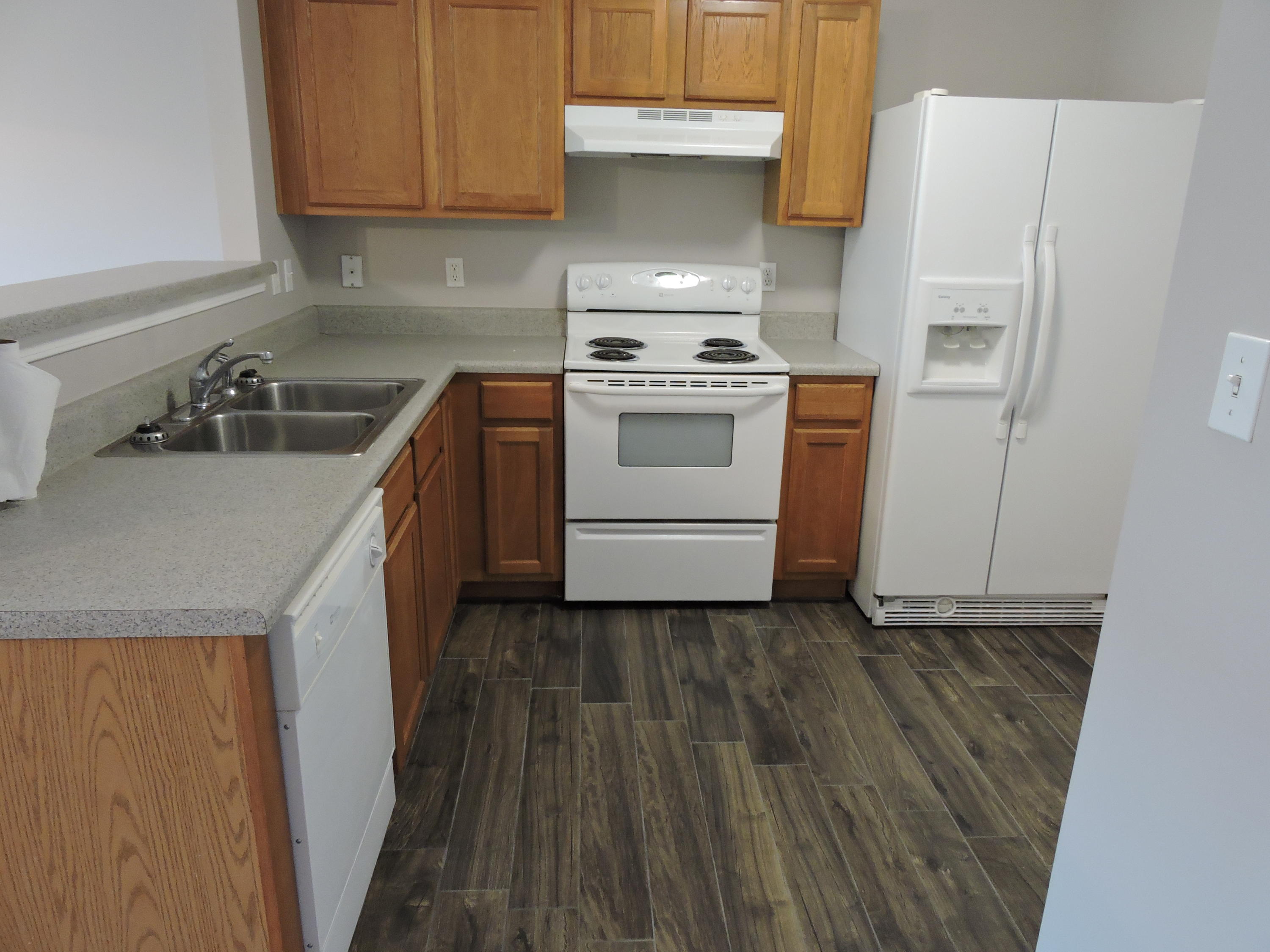 ROLLING PINES - Residential Lease