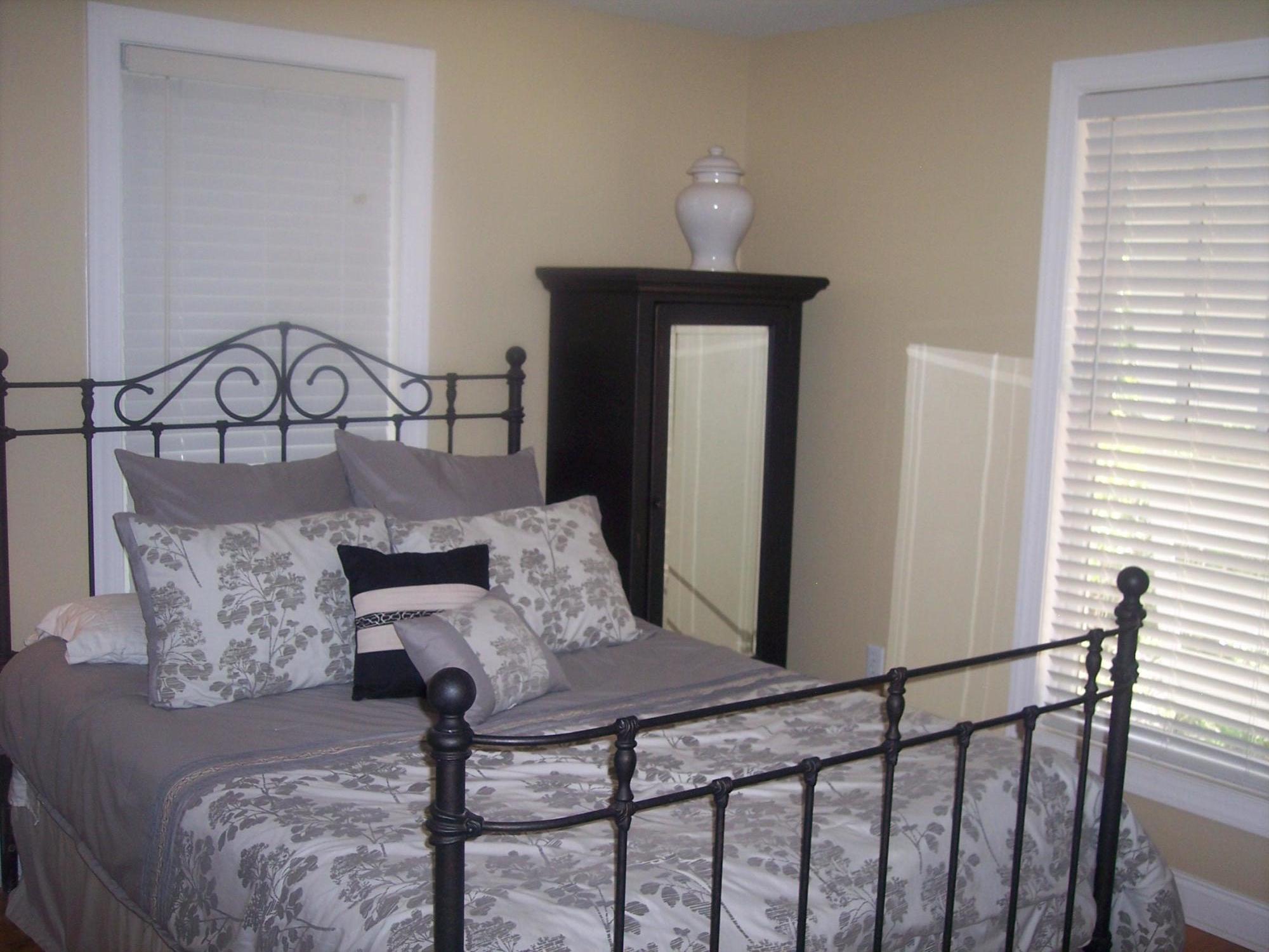 TWIN OAKS 1ST ADDN - Residential