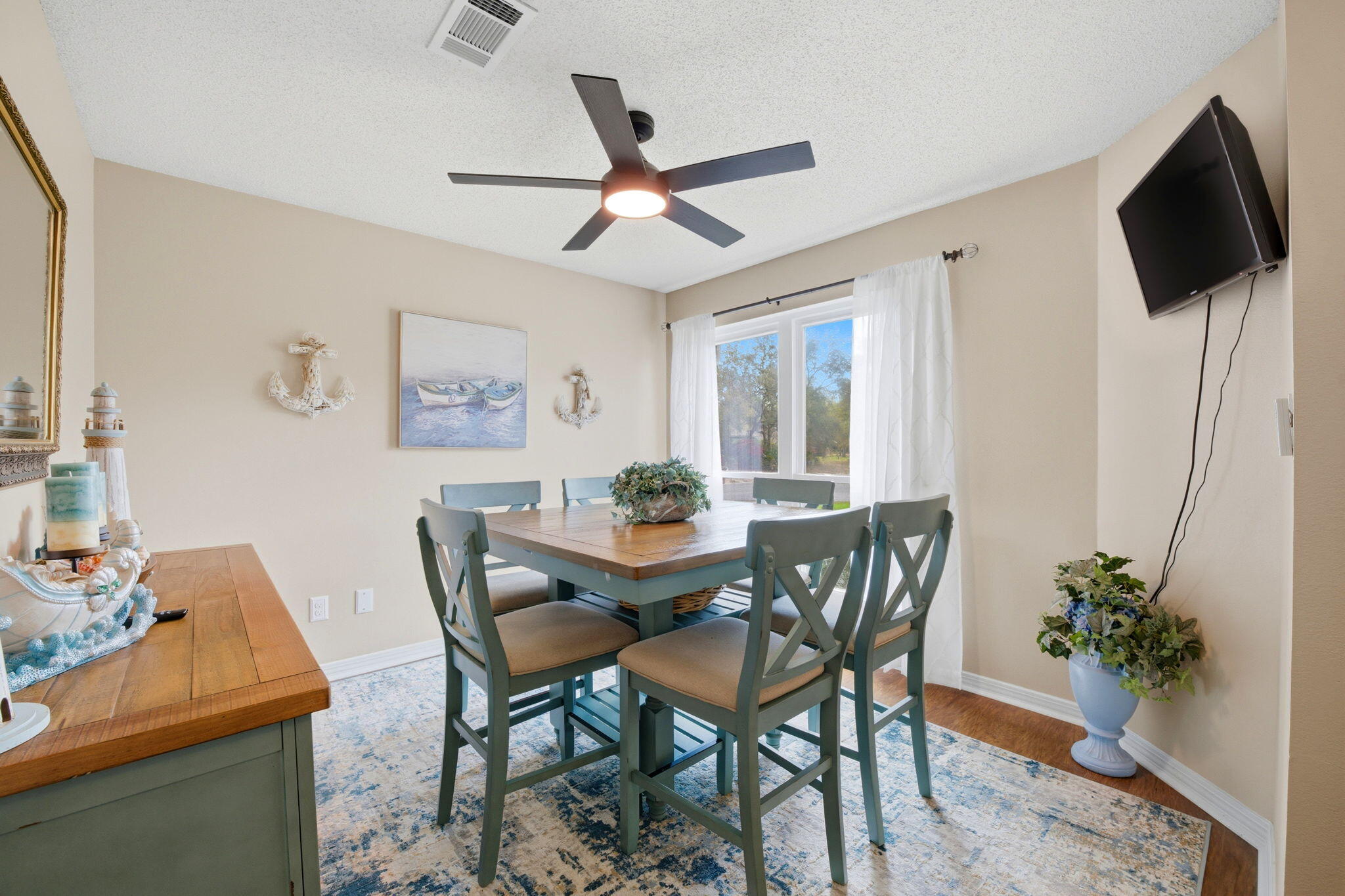 ROBLEDAL ESTATES - Residential