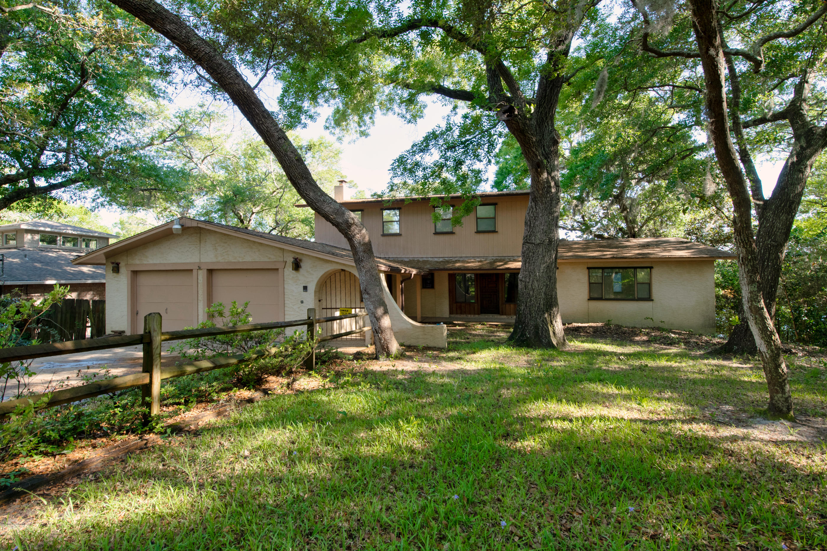 BAYOU WOODS 4TH ADDN LOT 9 - Residential