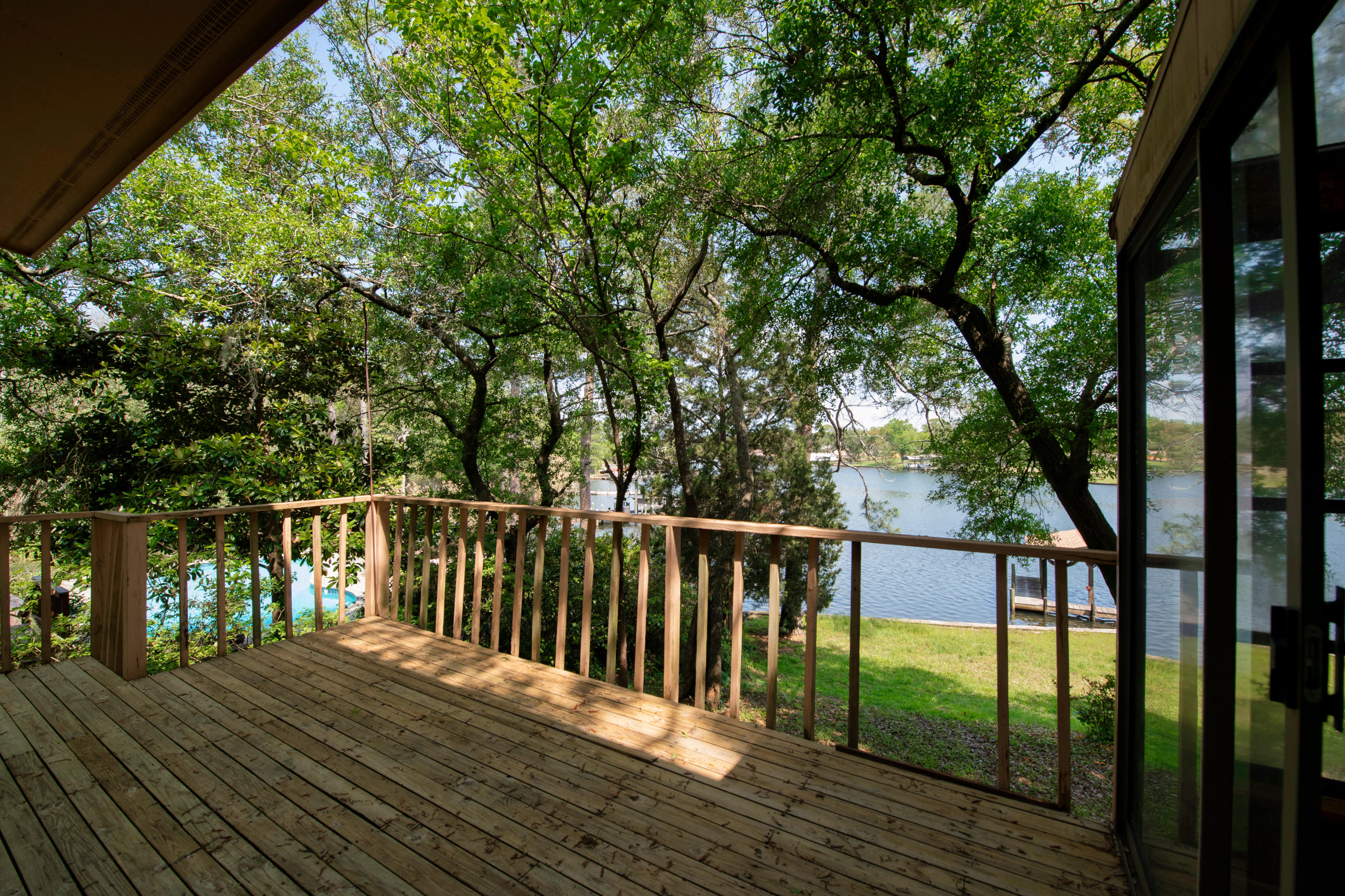 BAYOU WOODS 4TH ADDN LOT 9 - Residential