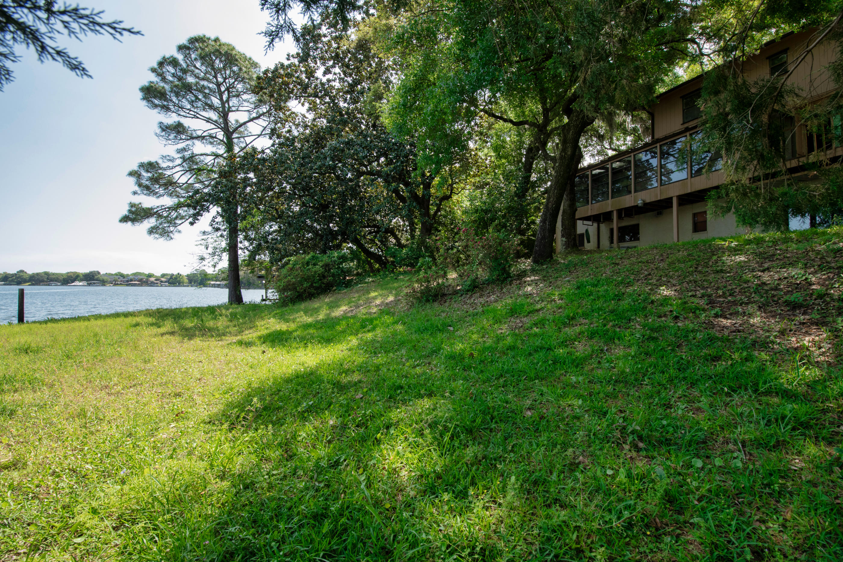 BAYOU WOODS 4TH ADDN LOT 9 - Residential