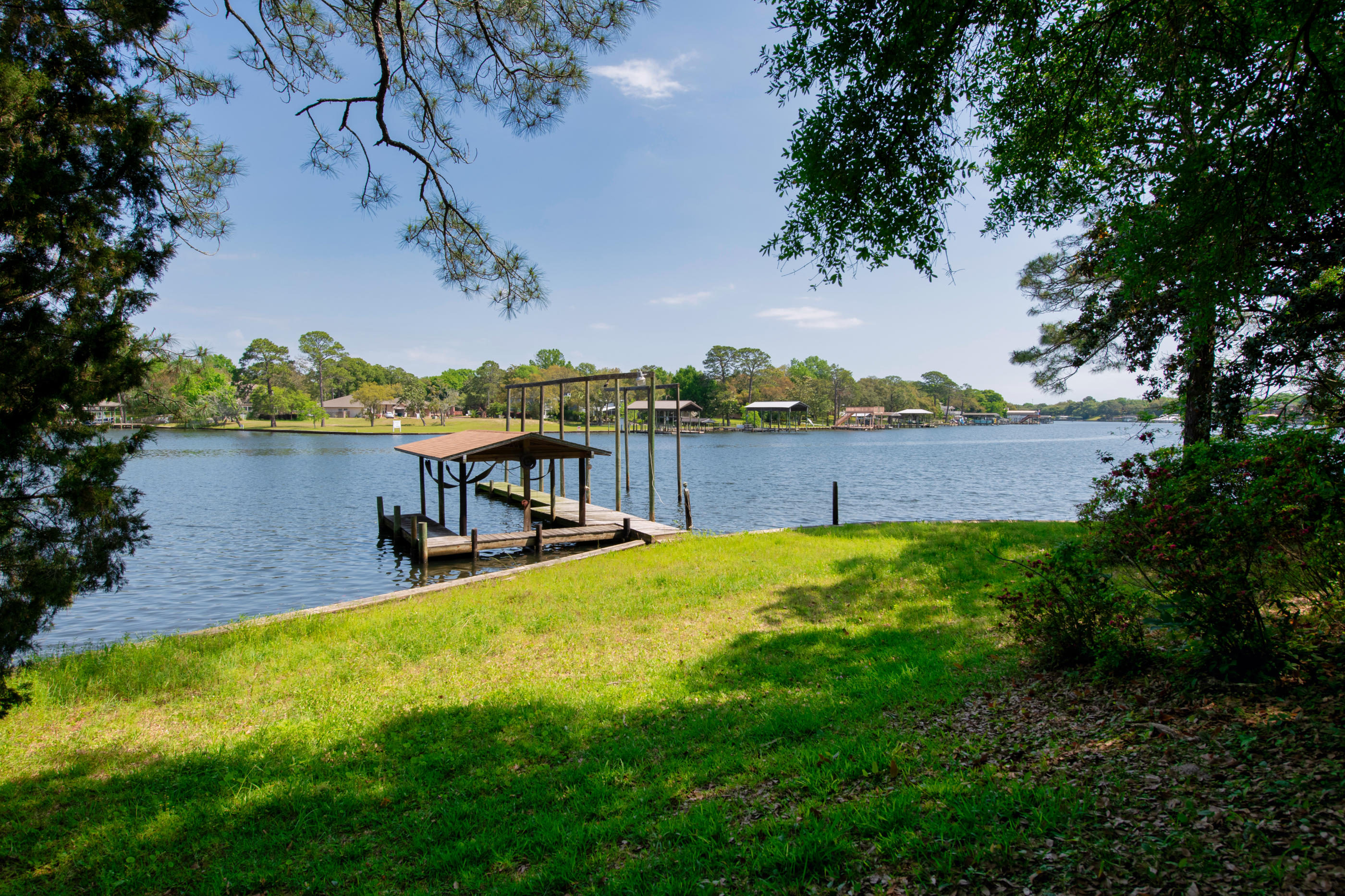 BAYOU WOODS 4TH ADDN LOT 9 - Residential