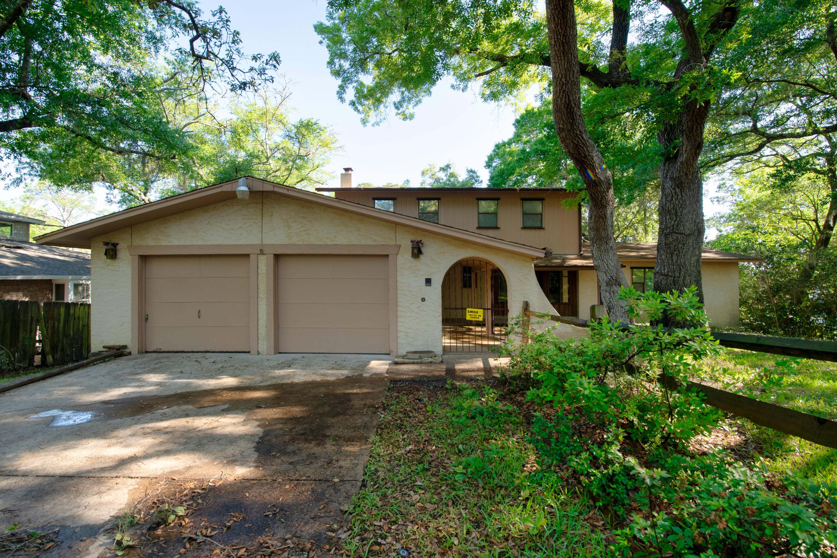 BAYOU WOODS 4TH ADDN LOT 9 - Residential