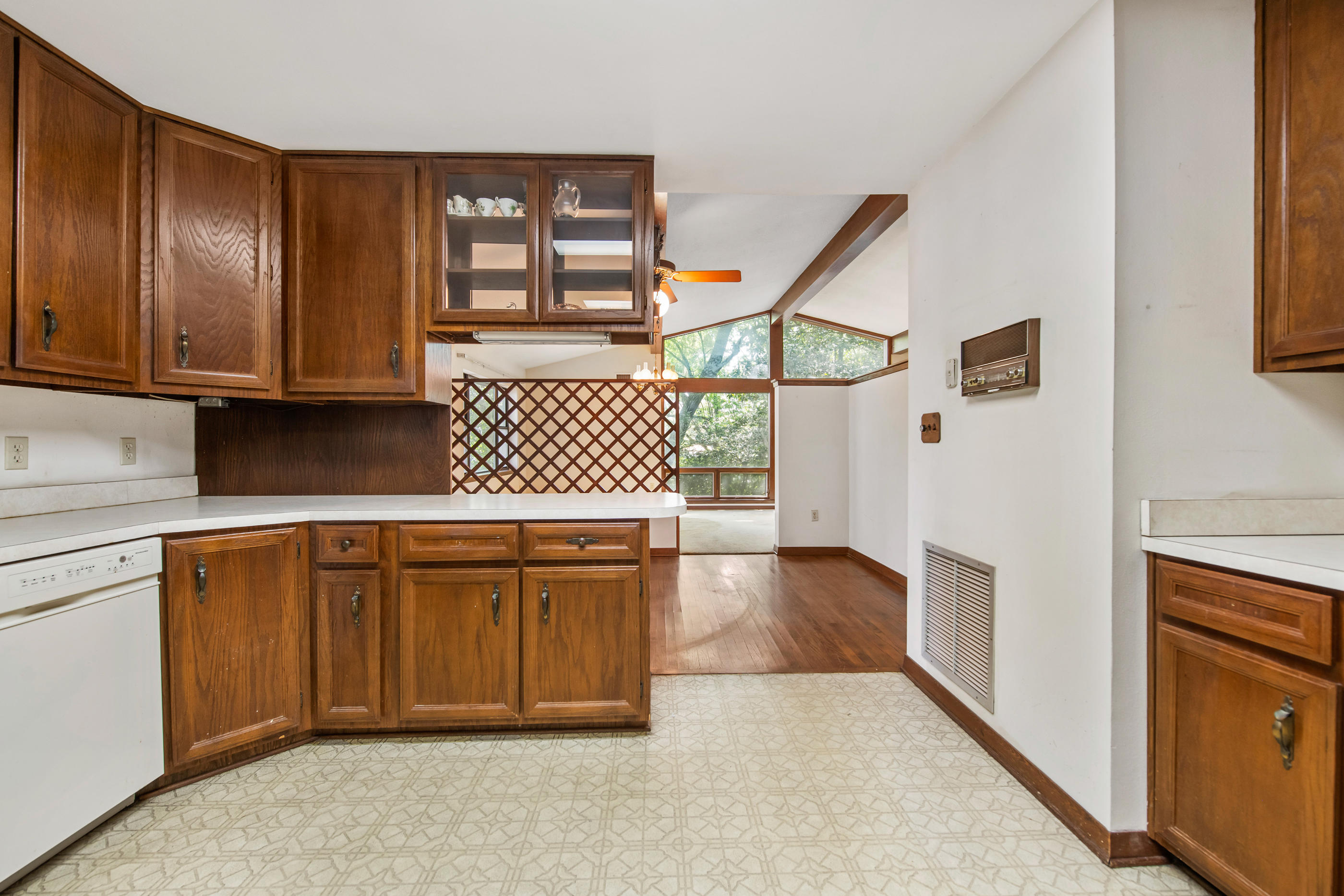 BAYOU WOODS 4TH ADDN LOT 9 - Residential