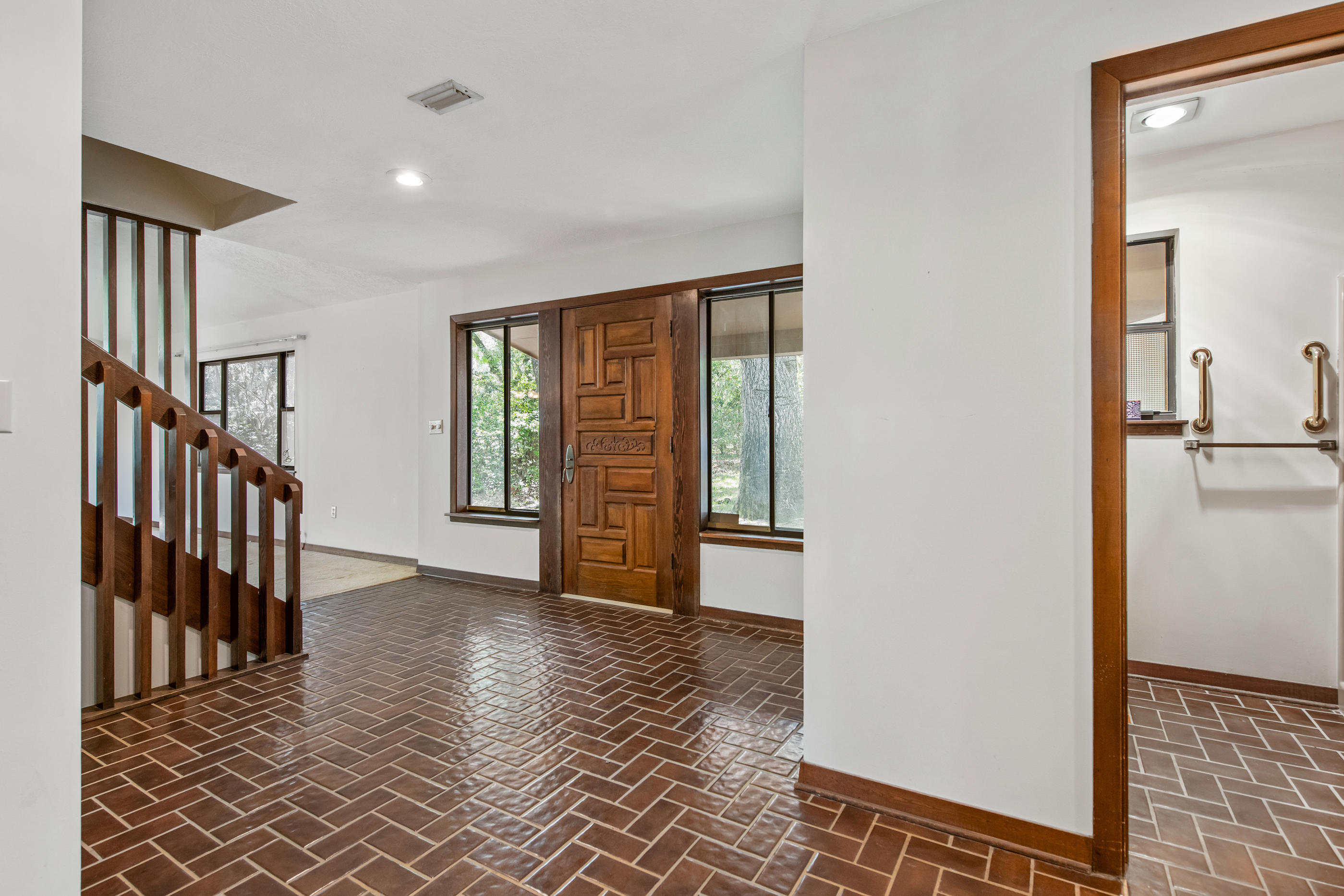 BAYOU WOODS 4TH ADDN LOT 9 - Residential