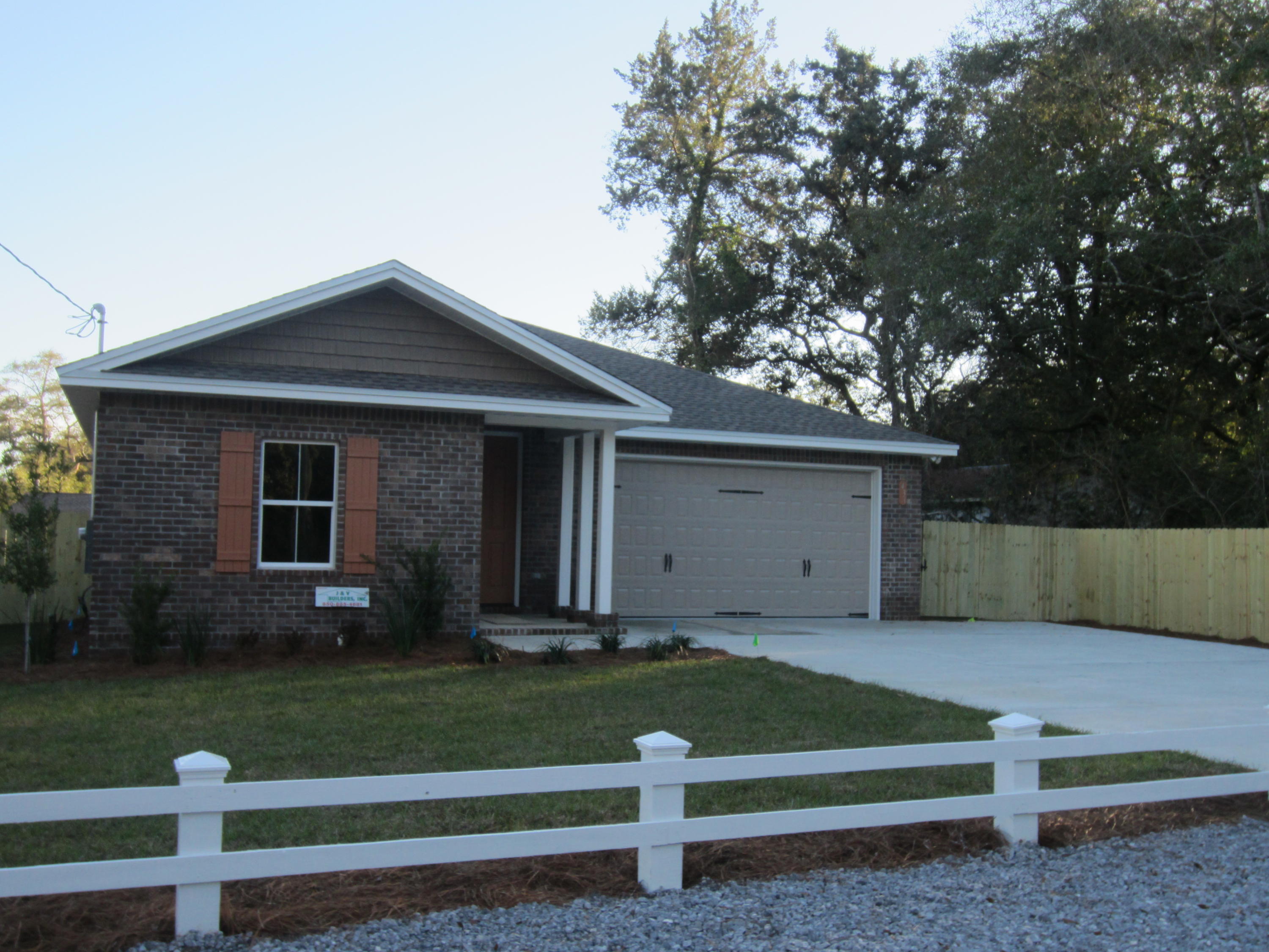 BAYWOOD ESTATES - Residential