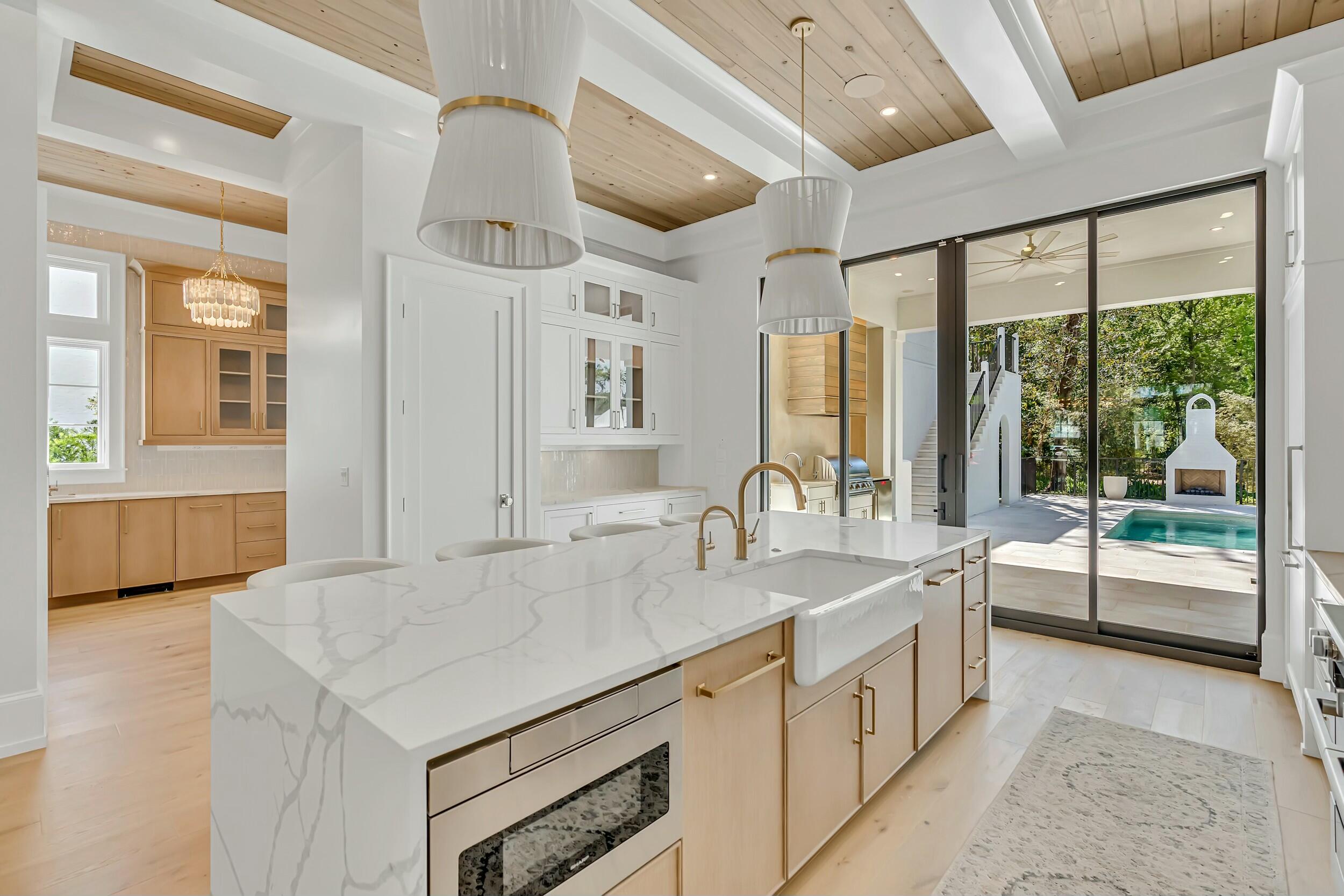 CHURCHILL OAKS - Residential