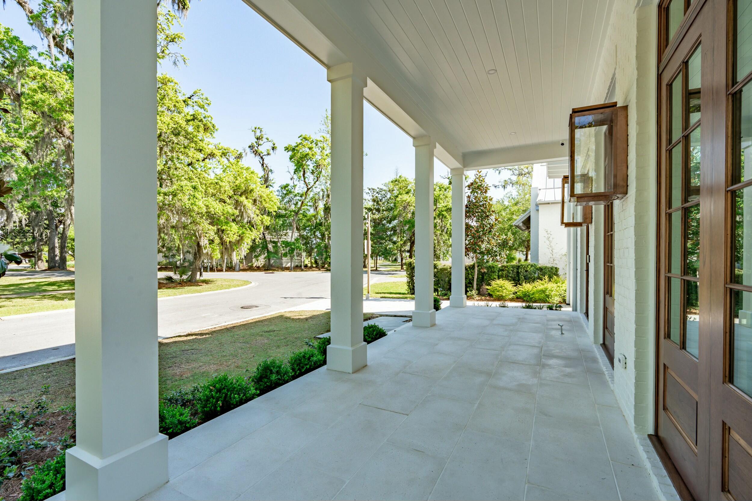 CHURCHILL OAKS - Residential