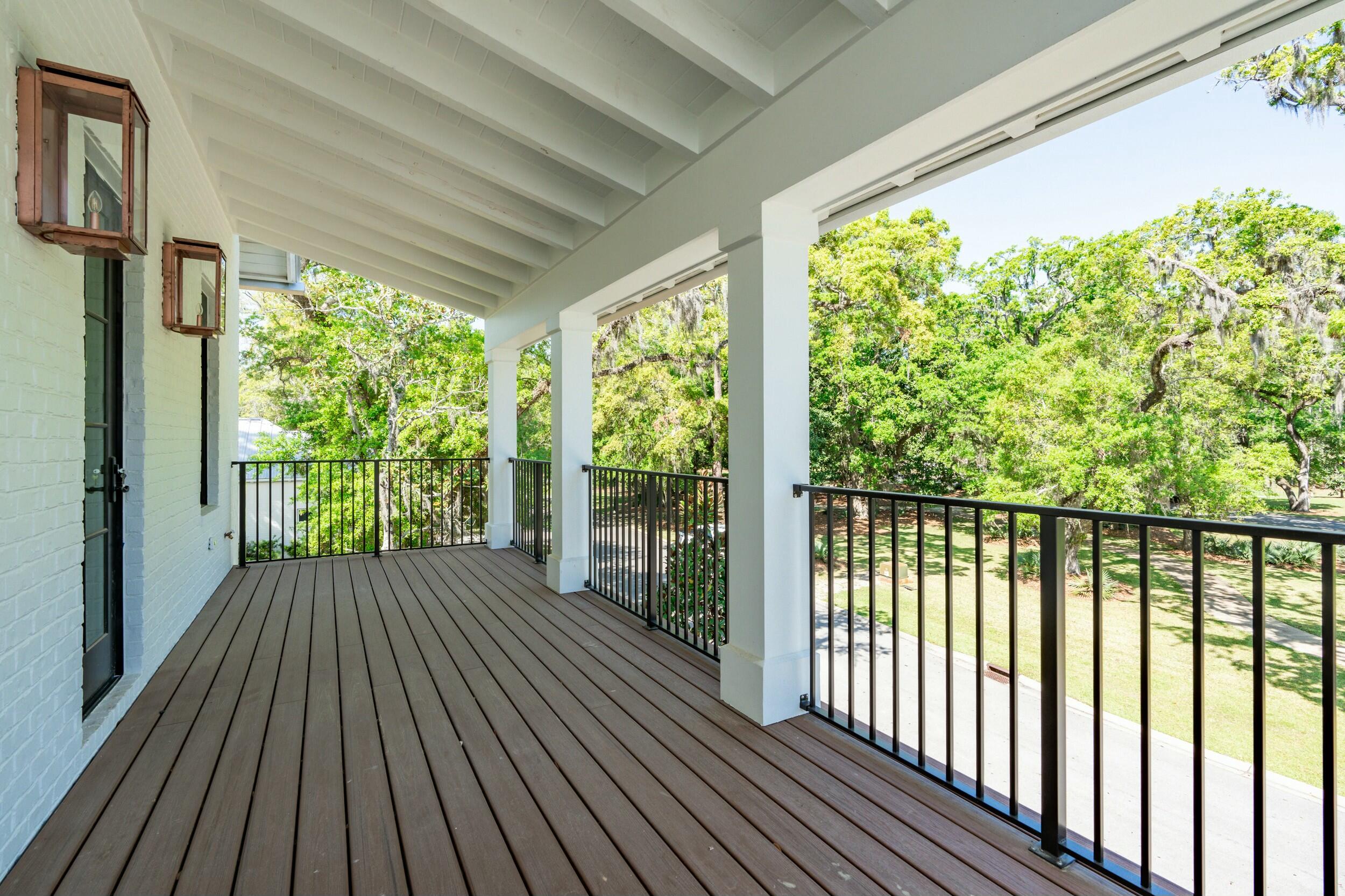 CHURCHILL OAKS - Residential