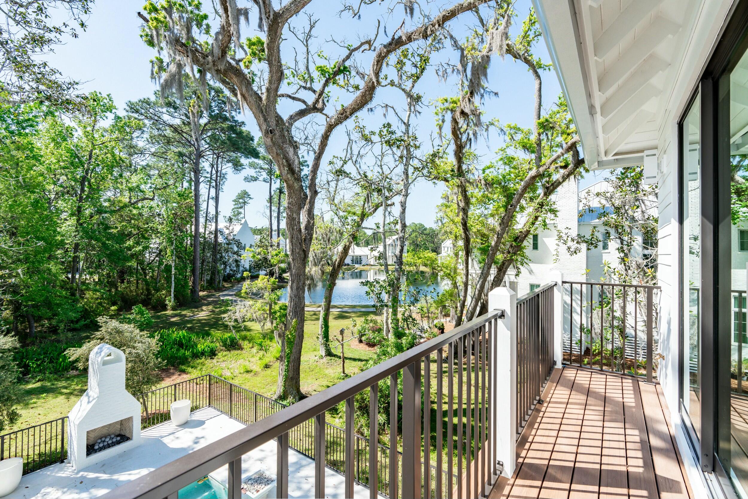 CHURCHILL OAKS - Residential