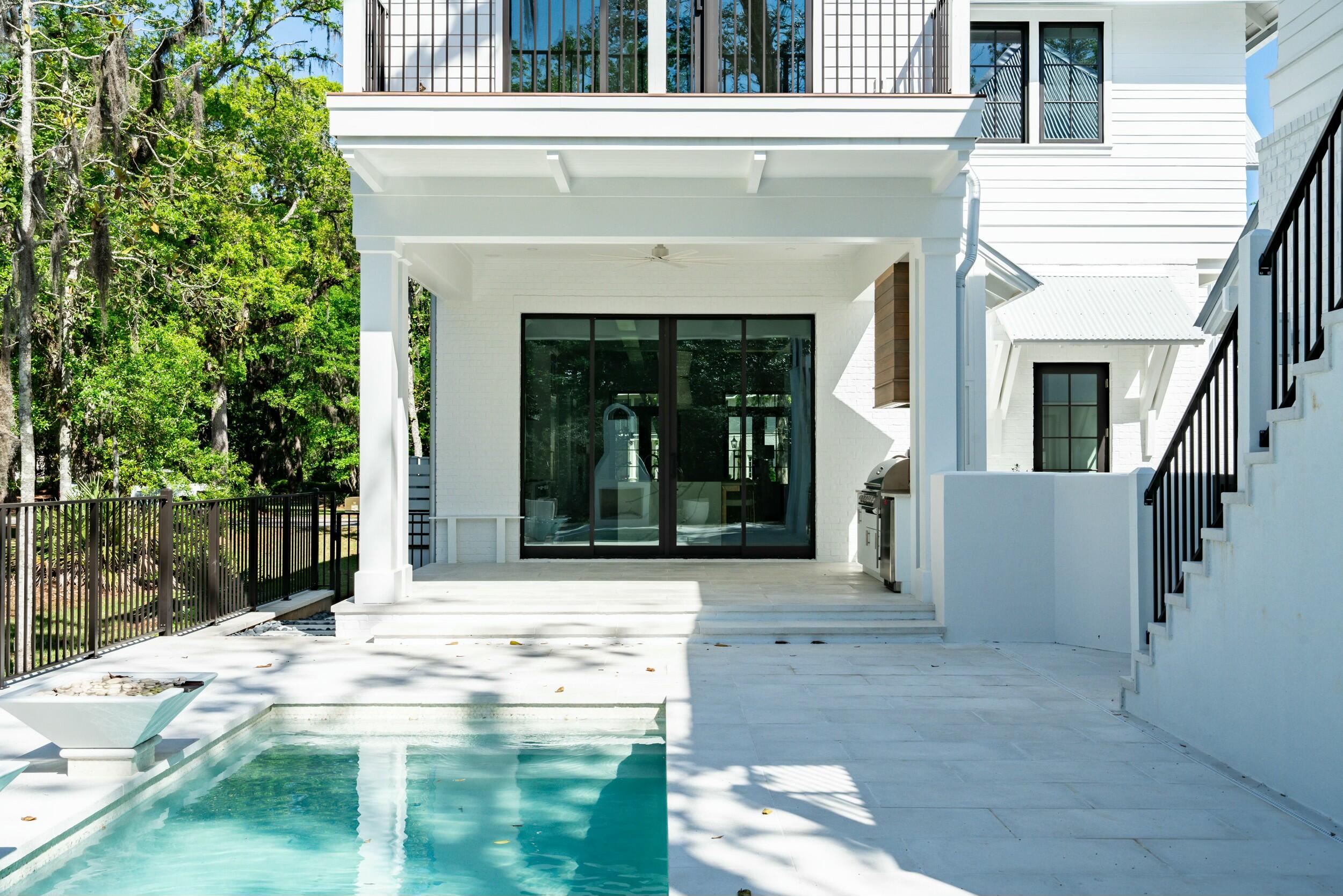 CHURCHILL OAKS - Residential