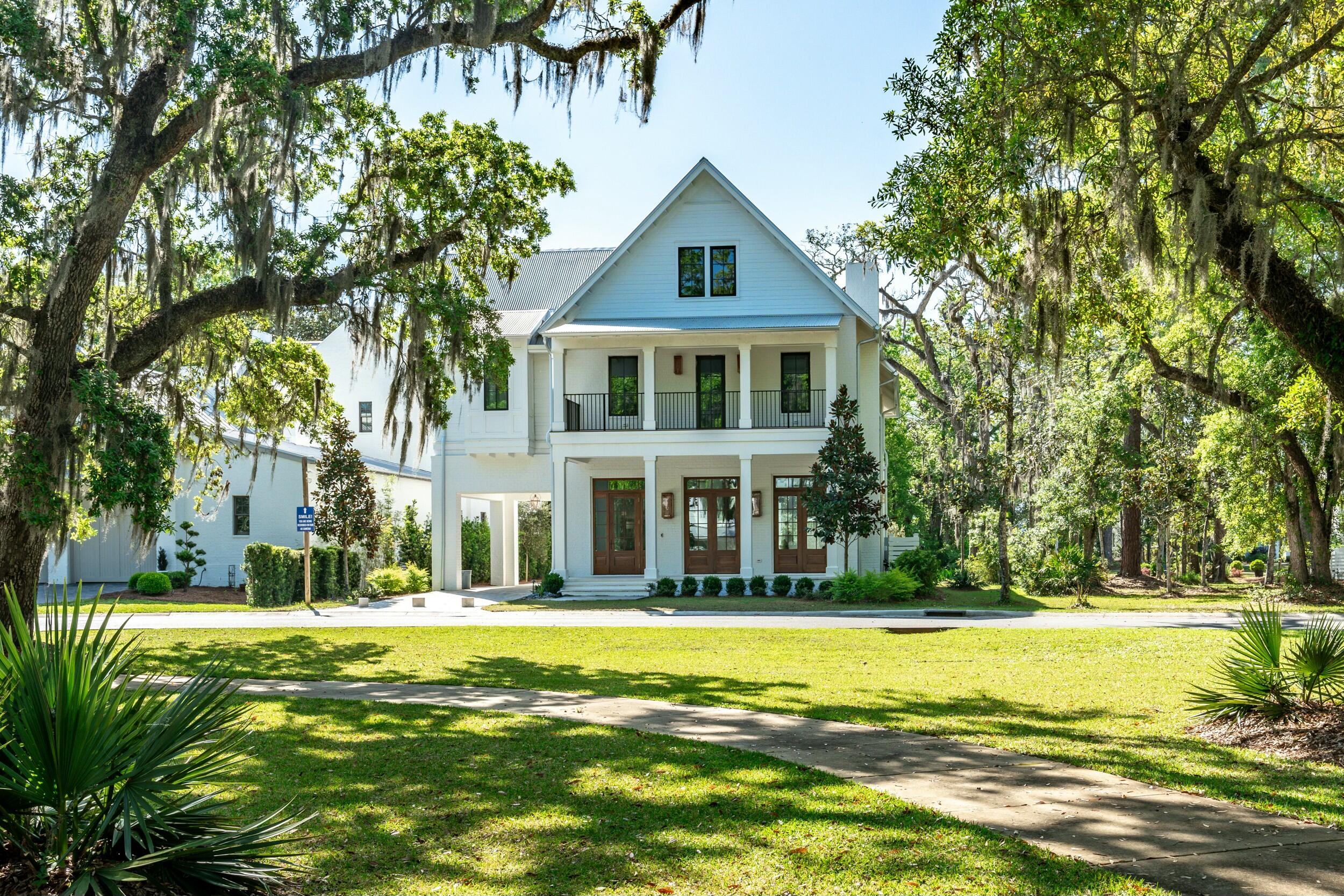 CHURCHILL OAKS - Residential