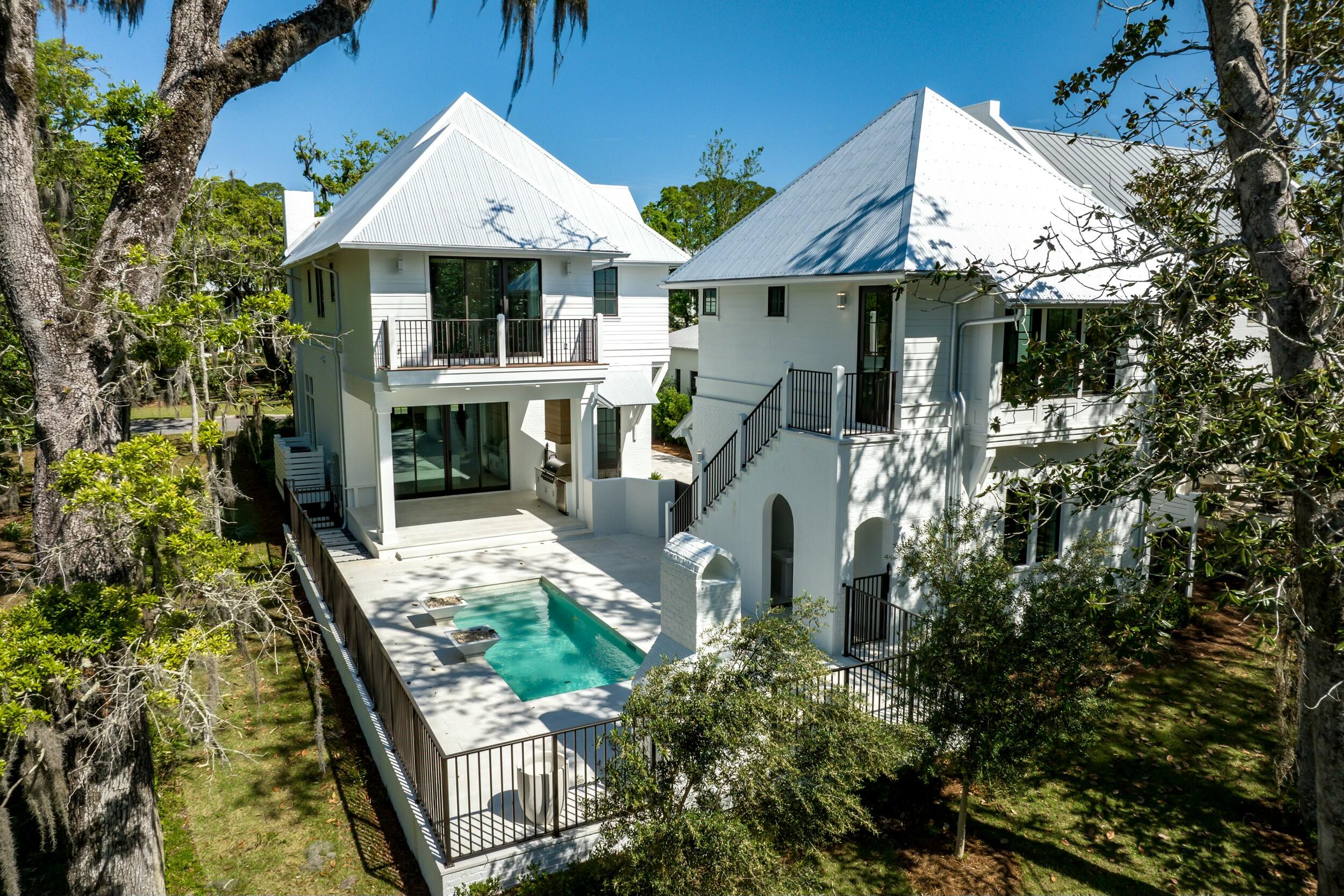 CHURCHILL OAKS - Residential