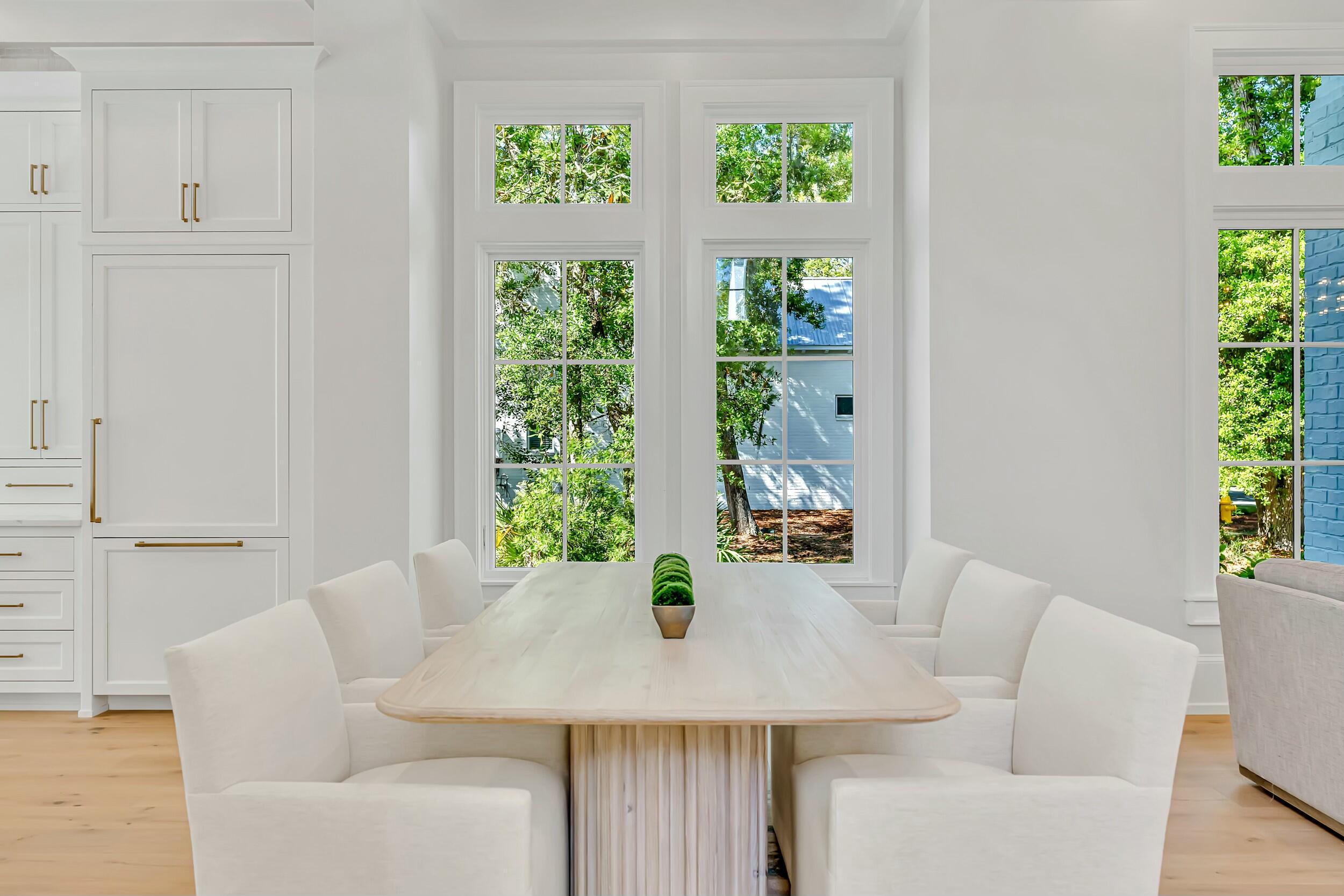 CHURCHILL OAKS - Residential