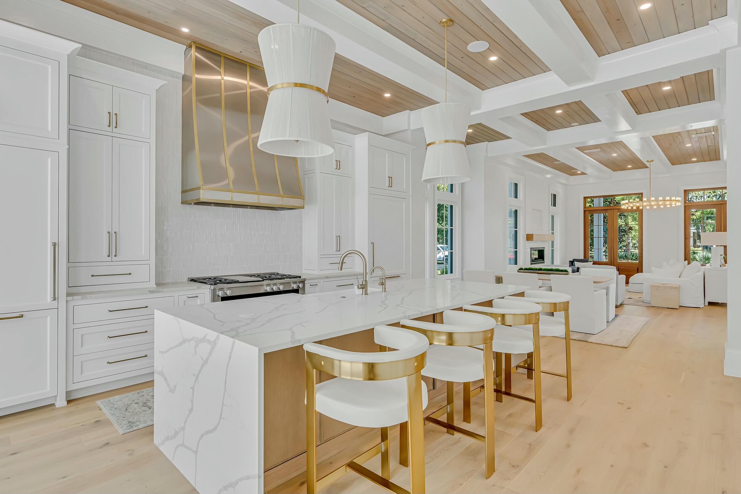 CHURCHILL OAKS - Residential
