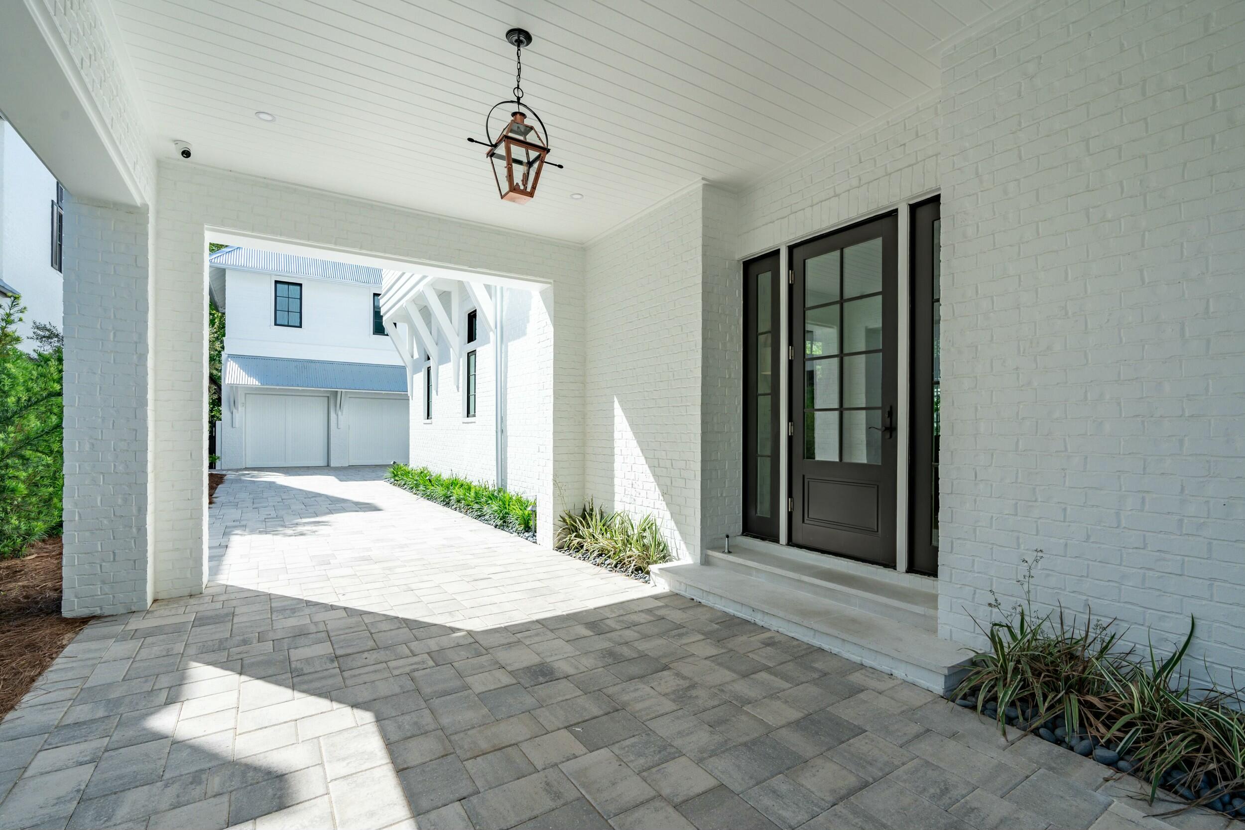 CHURCHILL OAKS - Residential