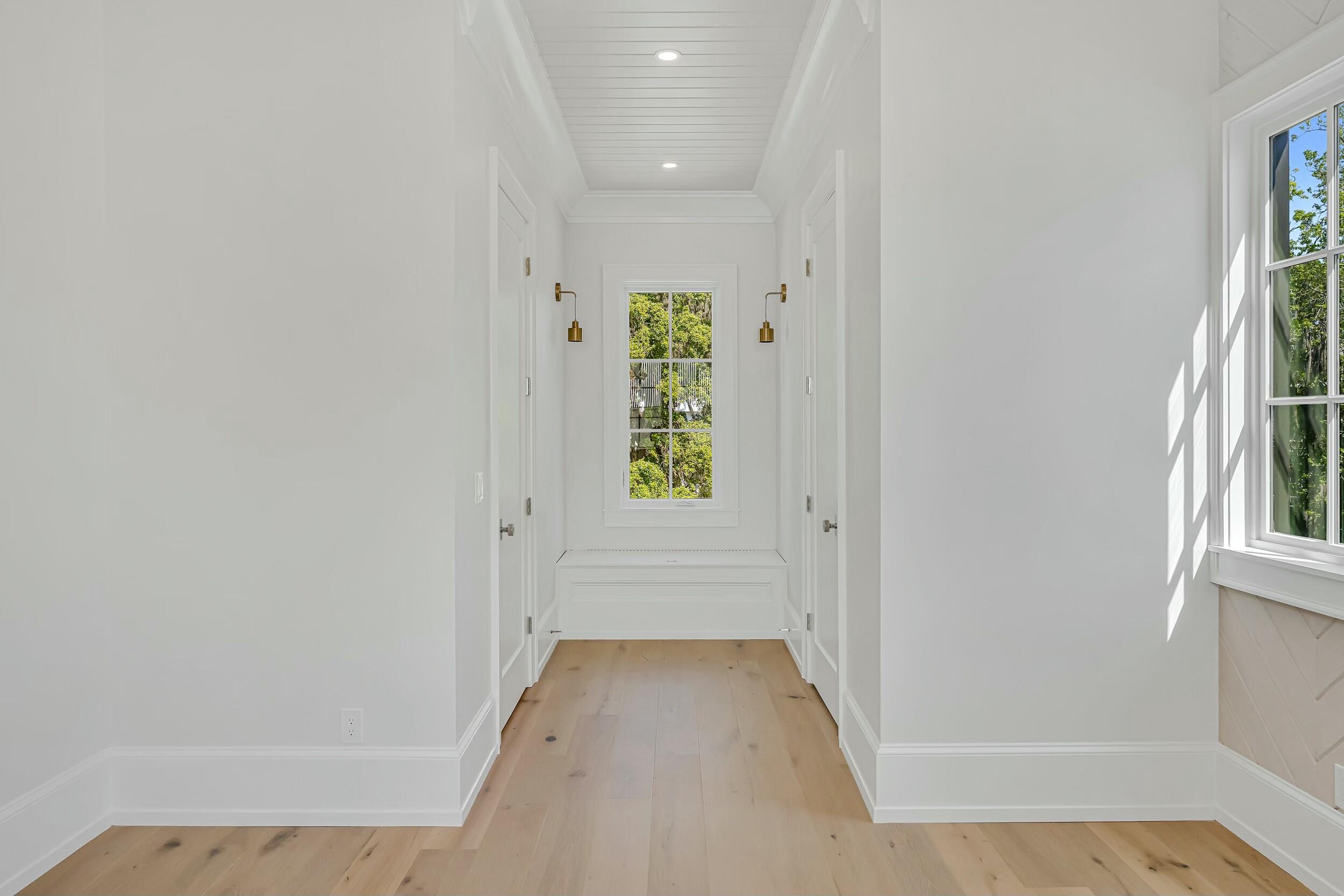 CHURCHILL OAKS - Residential