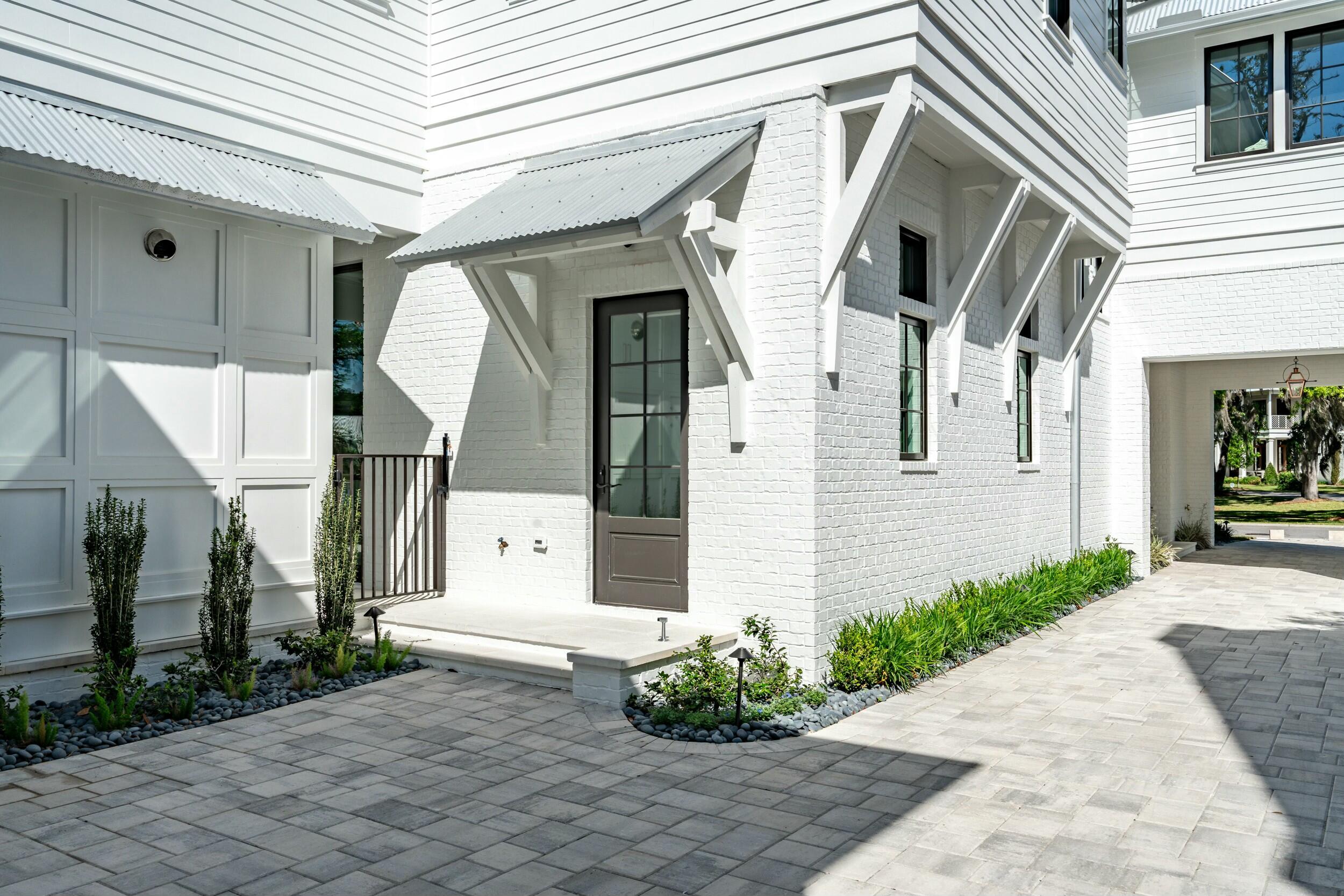 CHURCHILL OAKS - Residential