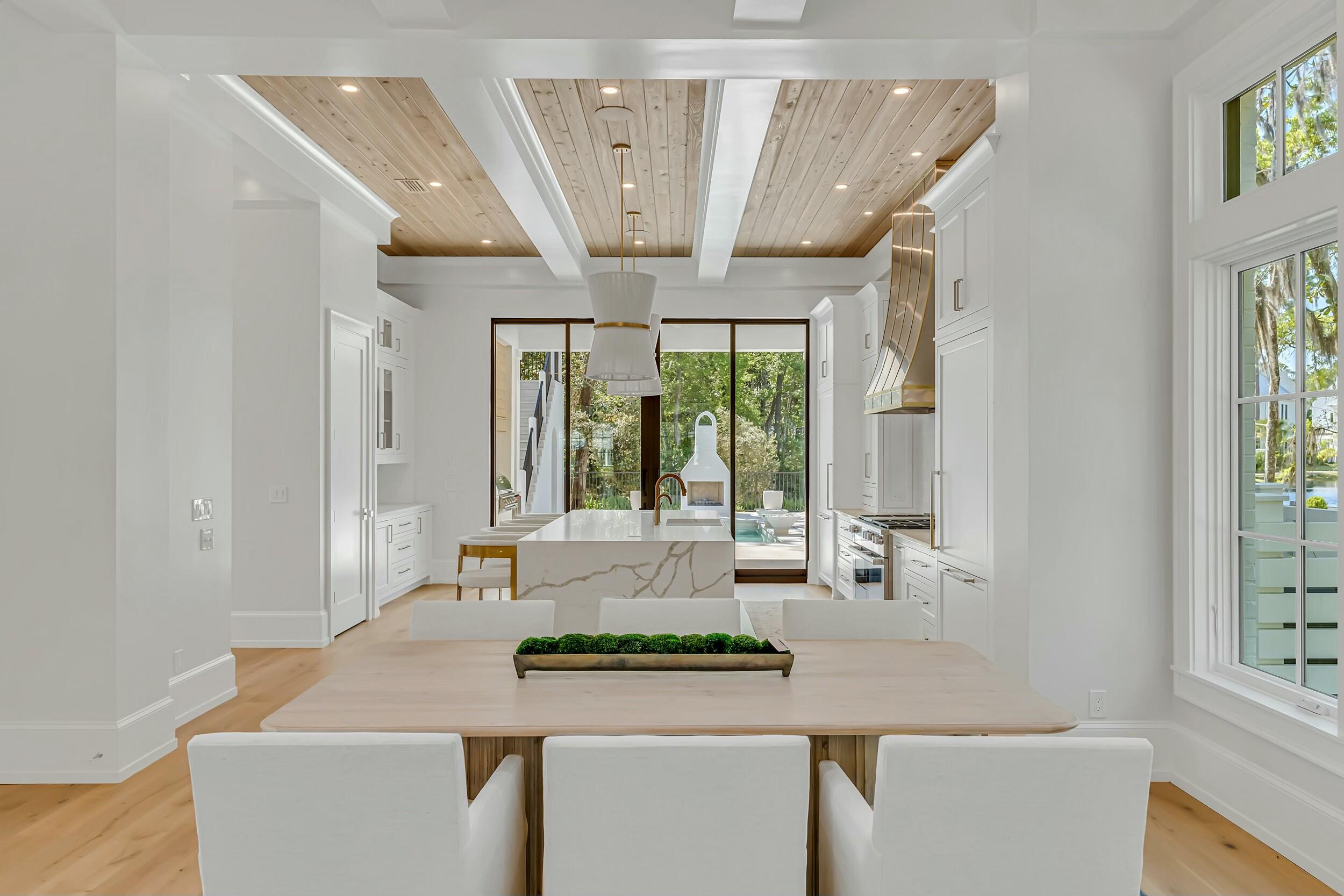 CHURCHILL OAKS - Residential