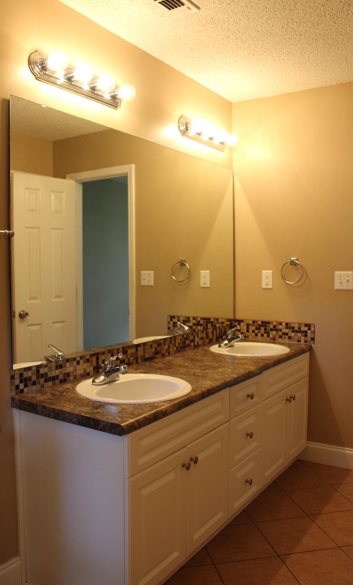 RIVERCHASE S/D PH 1 - Residential