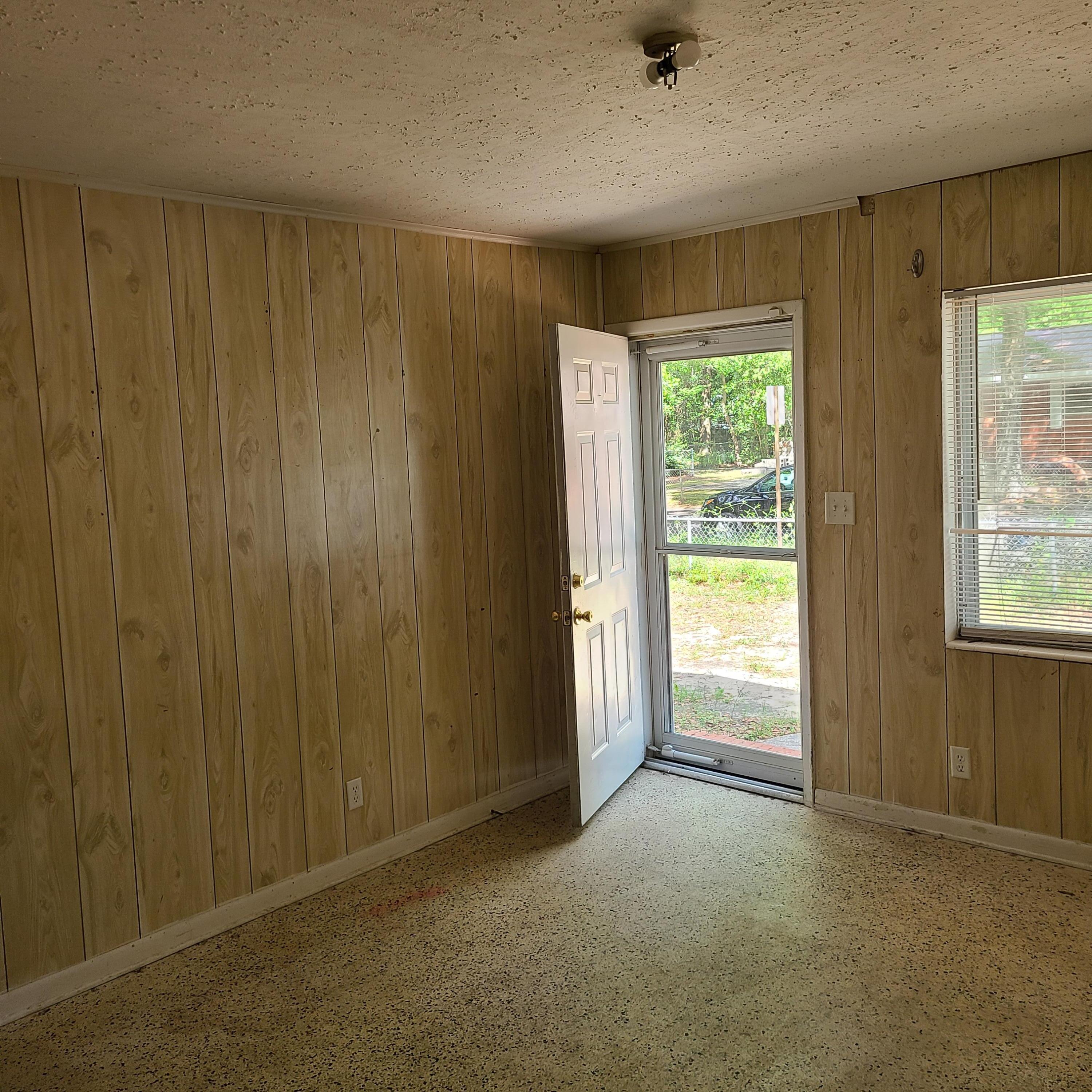 CRESTVIEW - Residential