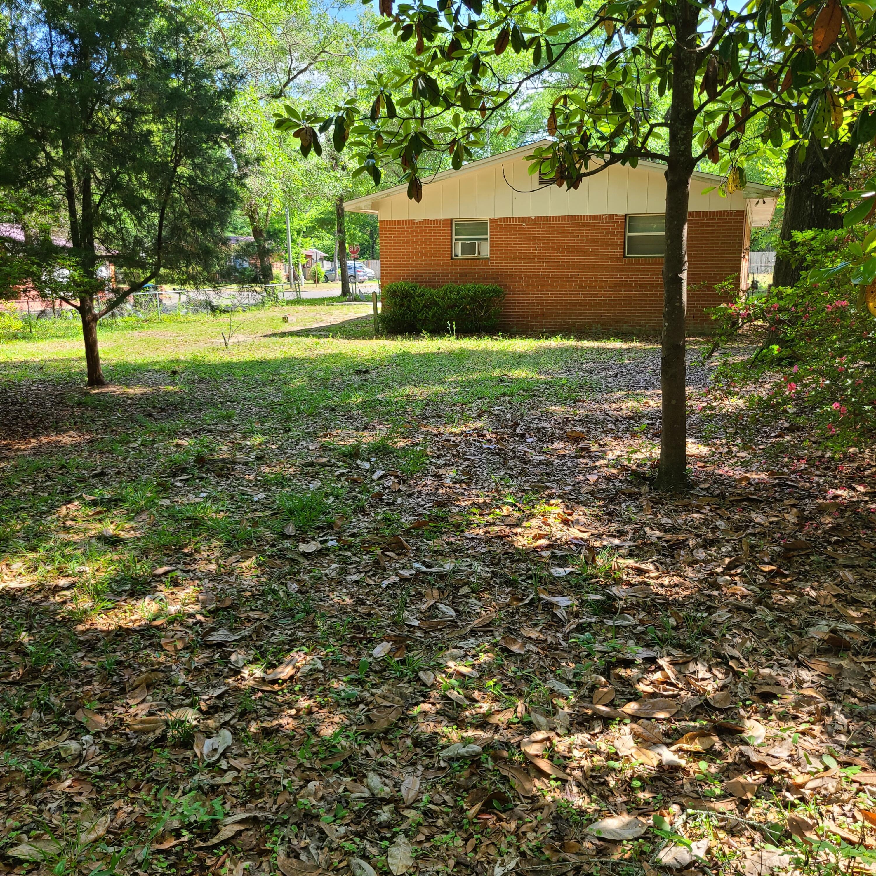 CRESTVIEW - Residential