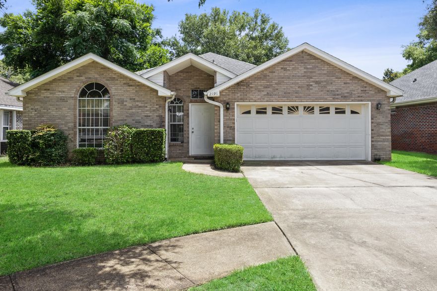 OPEN HOUSE Saturday August 13th 10-1 Come see this Lovingly cared for well maintained 3 bedroom 2 bath home in Whitrock Village. Great open concept perfect for entertaining.  The conveniently laid out kitchen features a Gas range. Enjoy your morning coffee under the covered patio. Roof is just 5 yrs old! Call your favorite Realtor and see this home today!