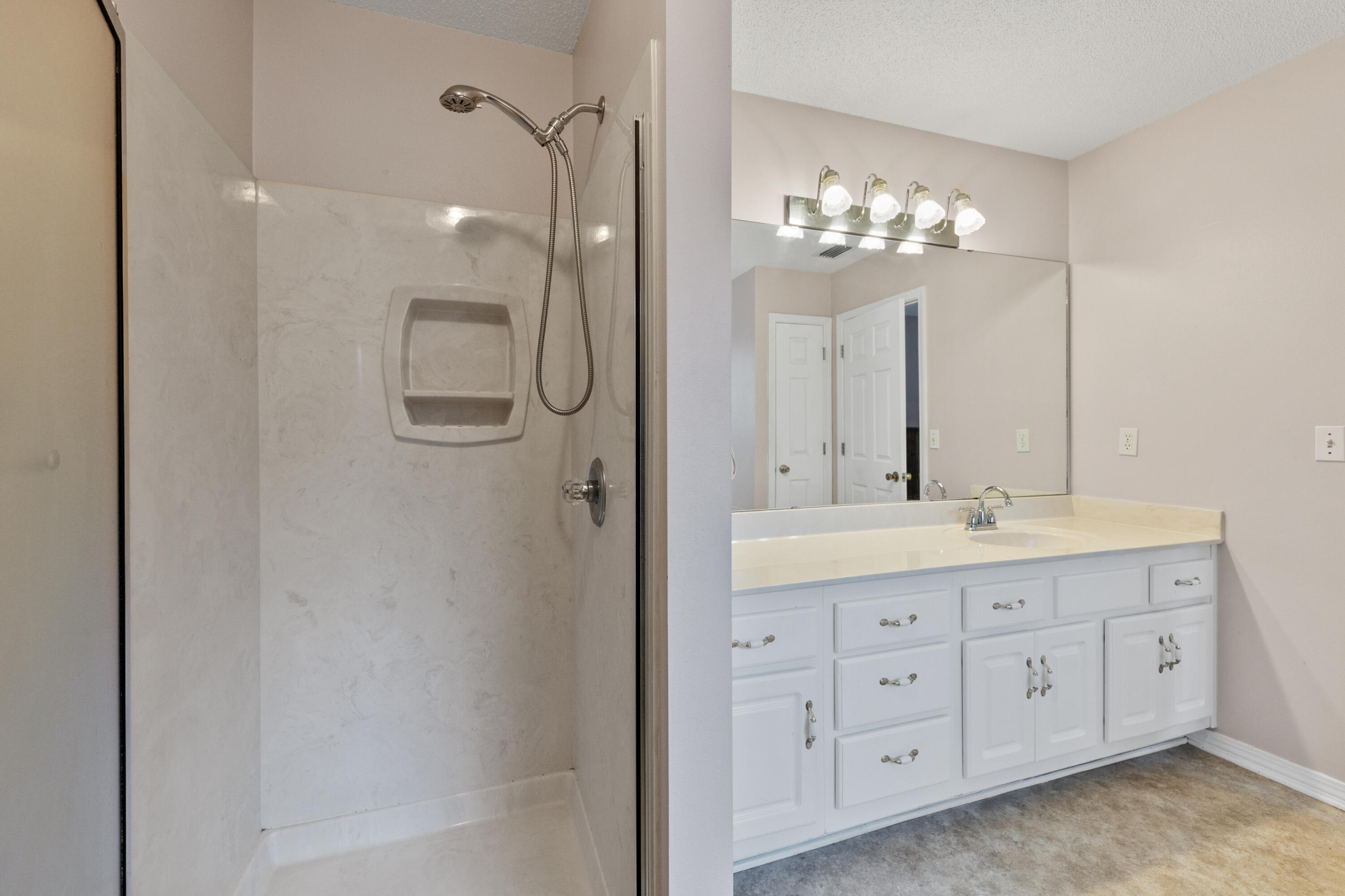 WHITROCK VILLAGE S/D - Residential