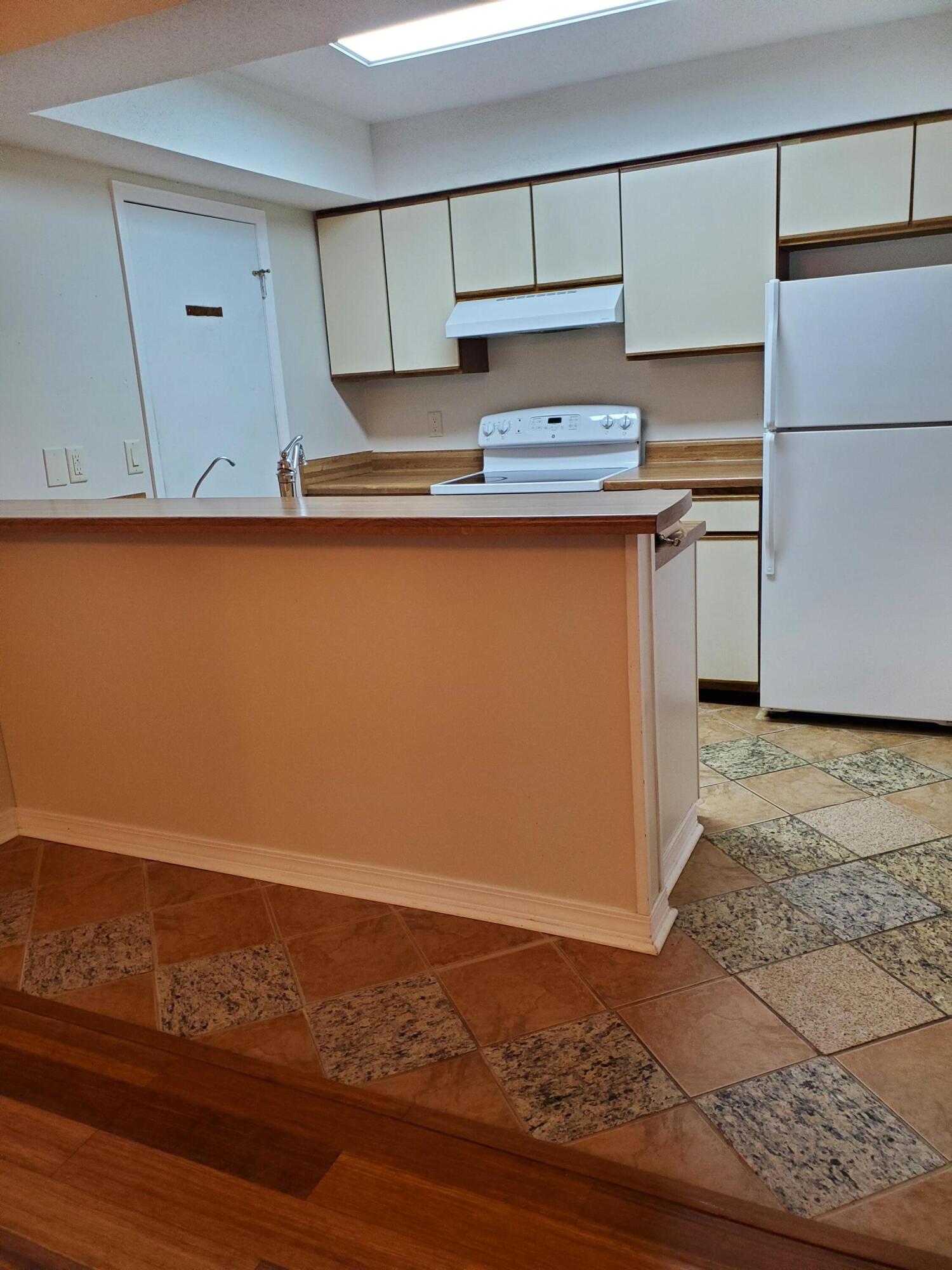 CANTERBURY WOODS - Residential