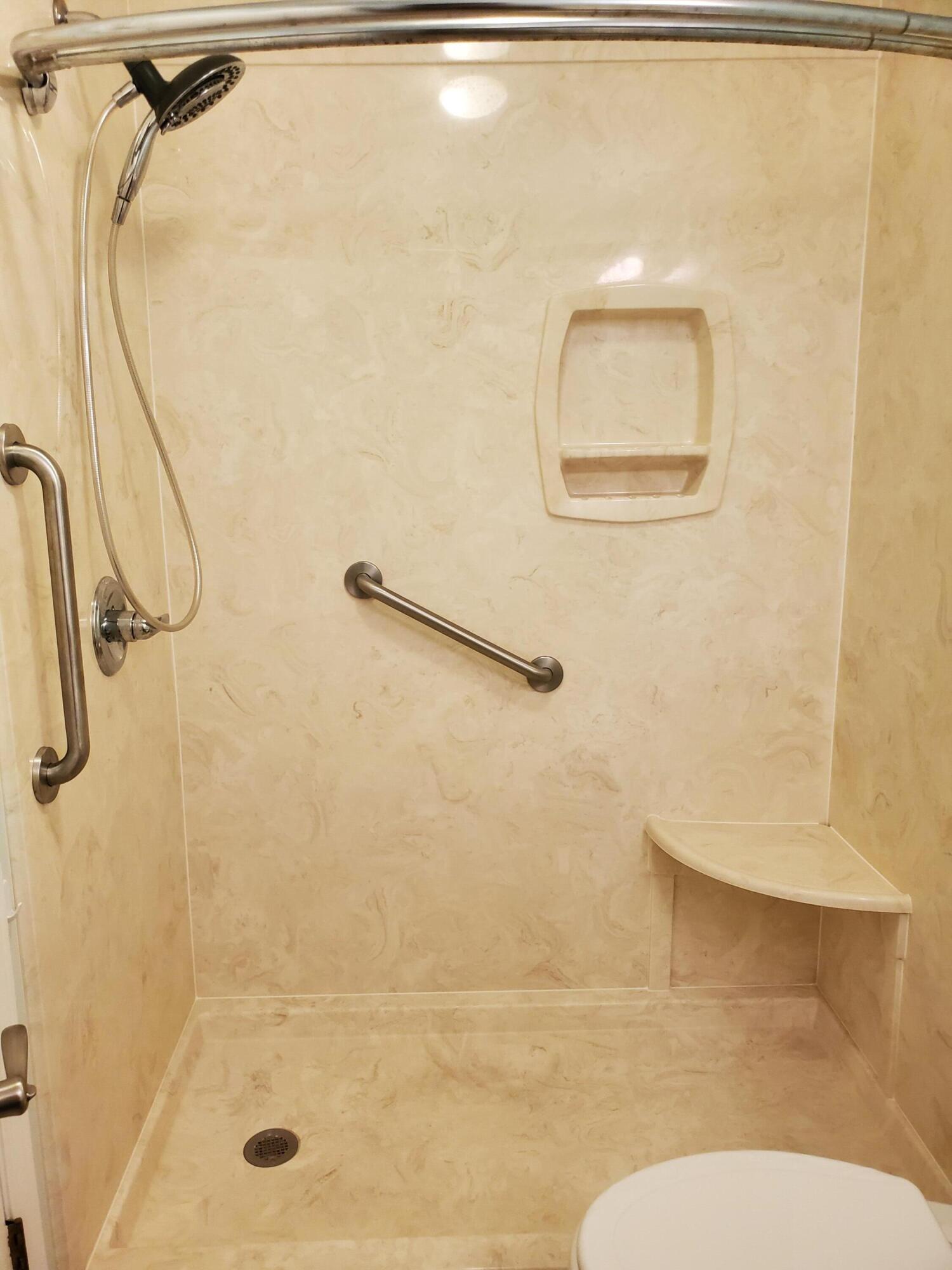 CANTERBURY WOODS - Residential