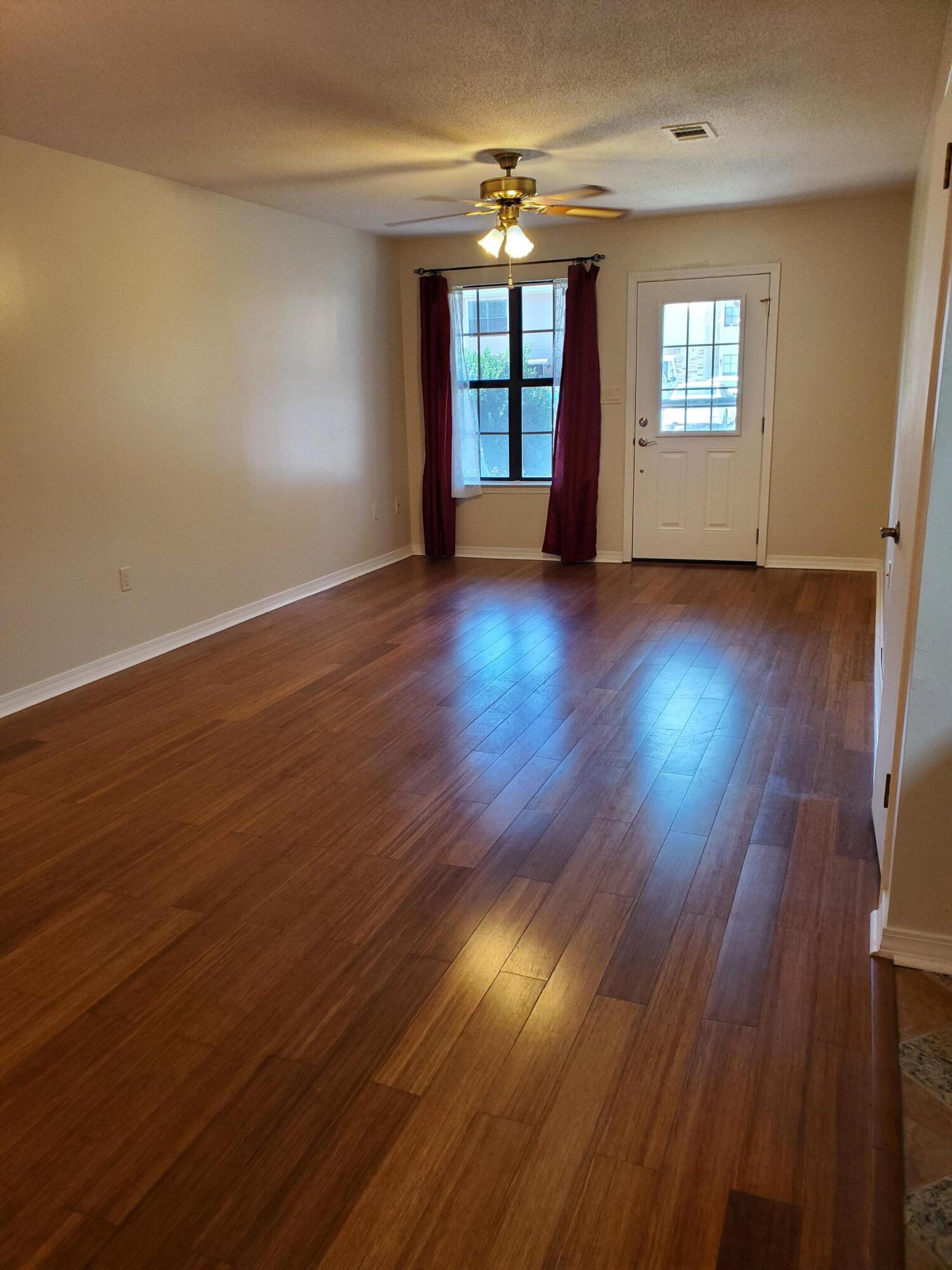 CANTERBURY WOODS - Residential