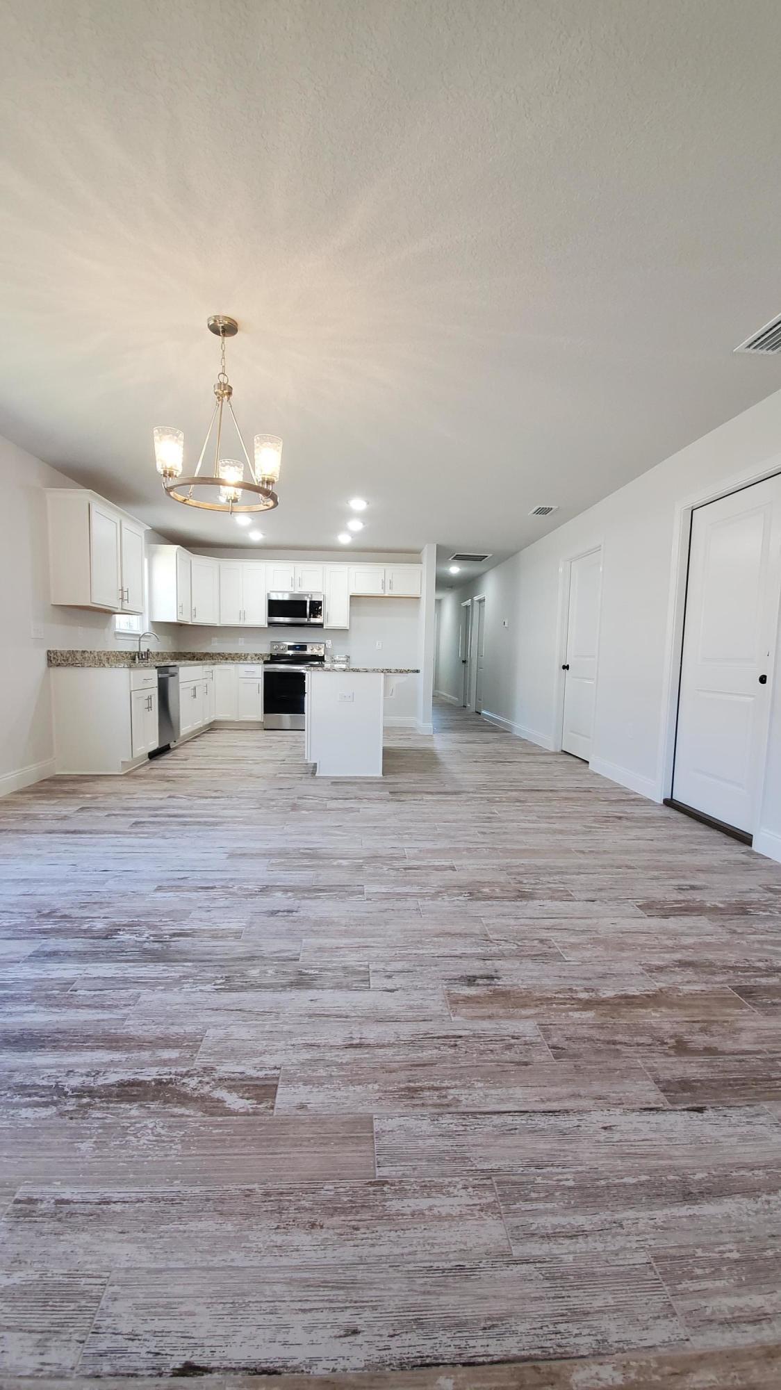 GARDEN CITY - Residential