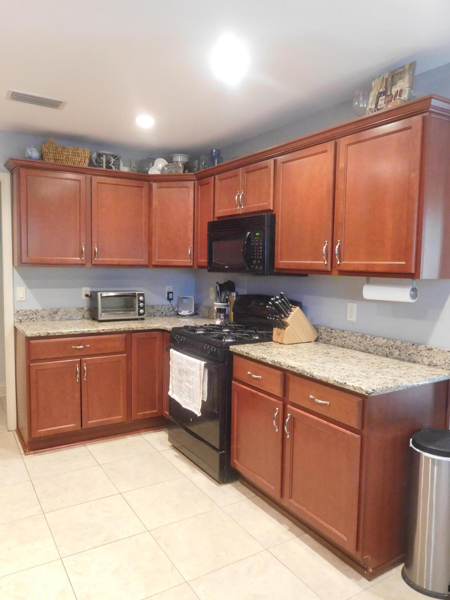 CREEKSIDE ESTATES - Residential Lease